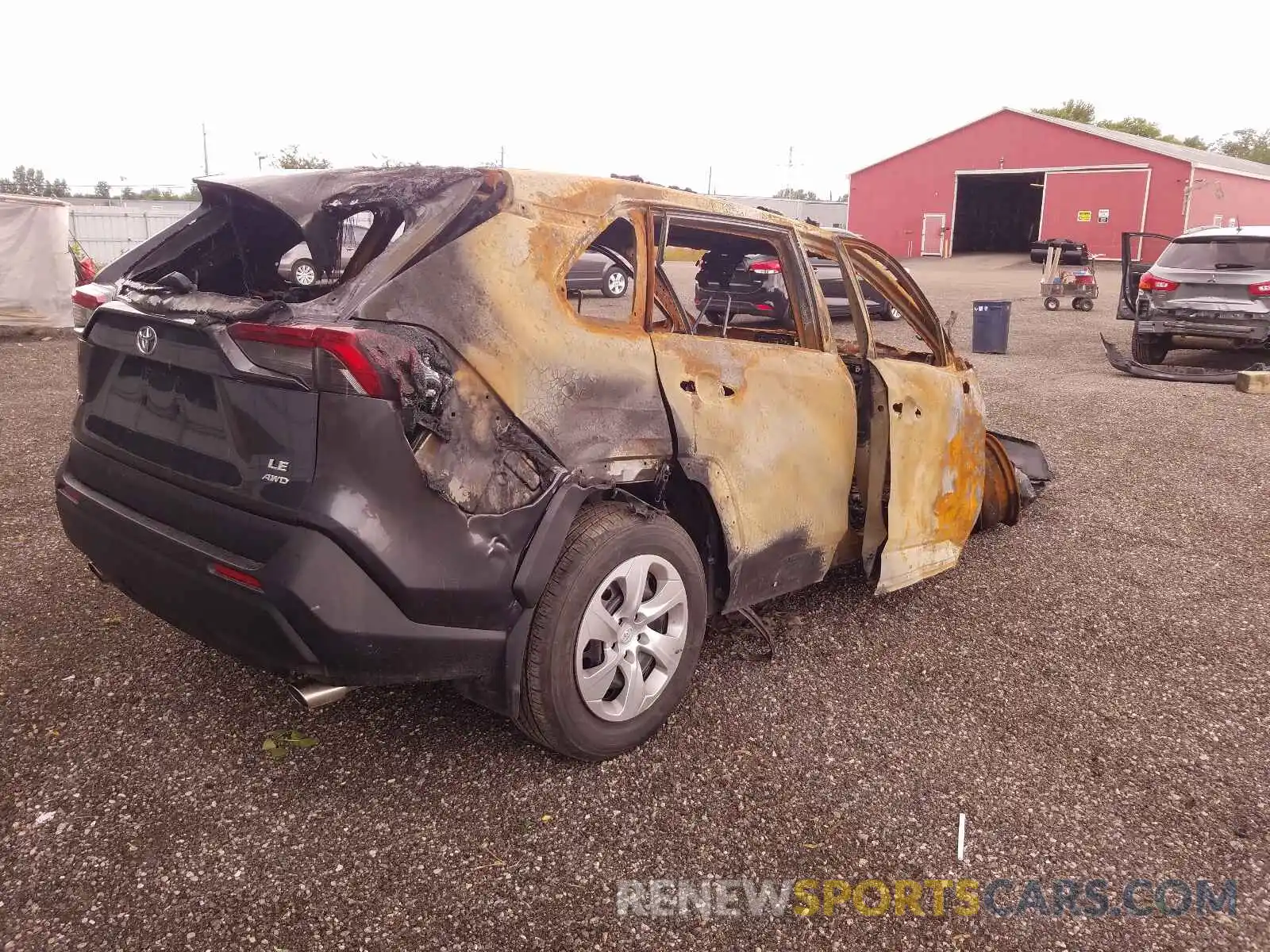 4 Photograph of a damaged car 2T3B1RFV4LC066355 TOYOTA RAV4 2020