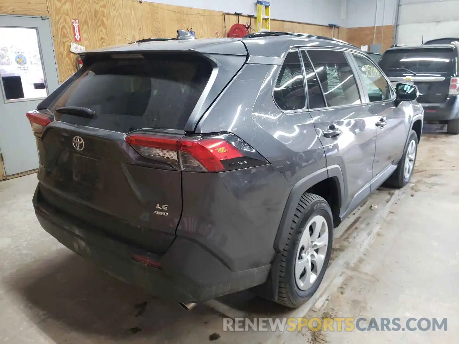 4 Photograph of a damaged car 2T3B1RFVXLW091274 TOYOTA RAV4 2020