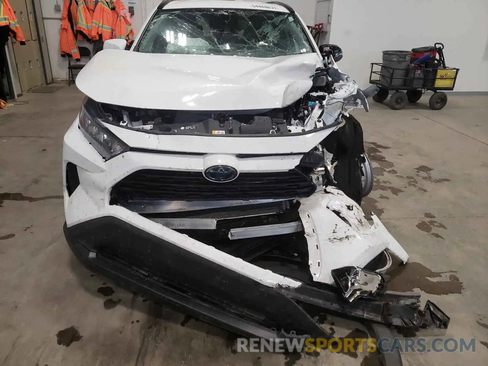 9 Photograph of a damaged car 2T3BWRFV0LW095254 TOYOTA RAV4 2020