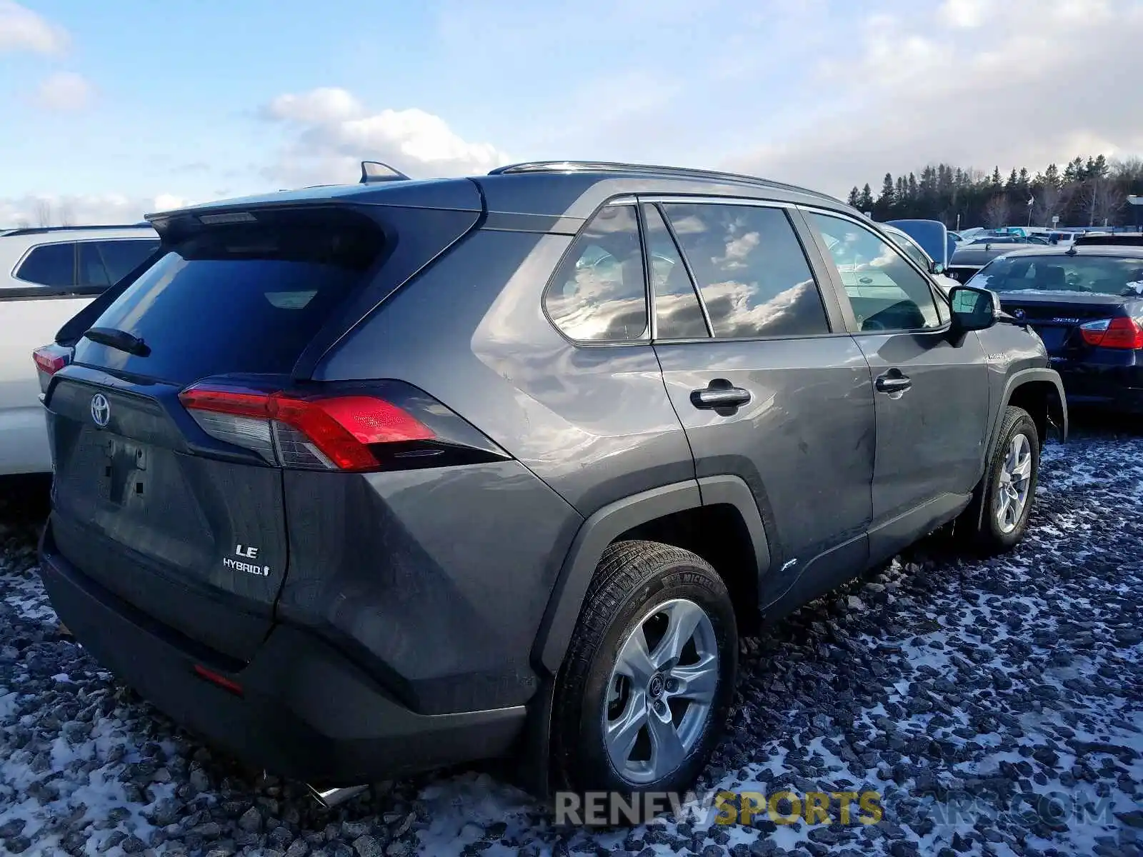 4 Photograph of a damaged car 2T3BWRFV6LW050321 TOYOTA RAV4 2020