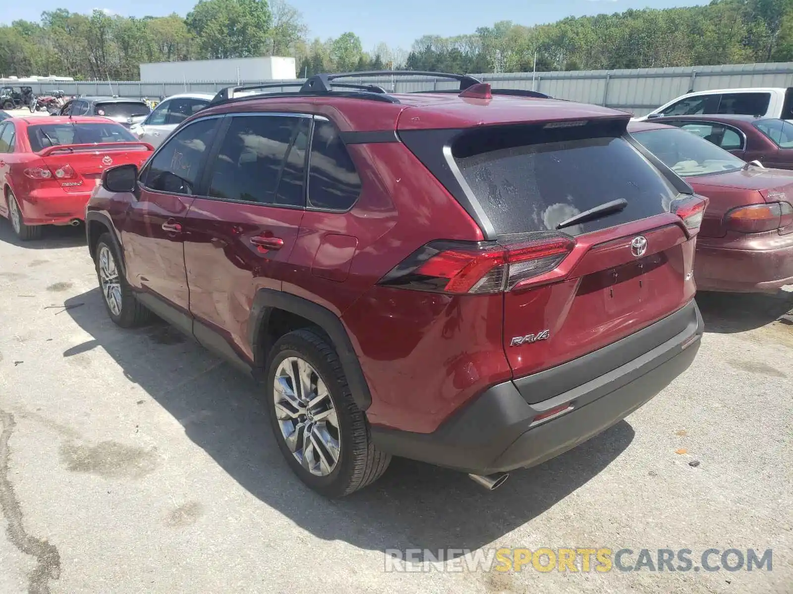 3 Photograph of a damaged car 2T3C1RFV0LC037276 TOYOTA RAV4 2020