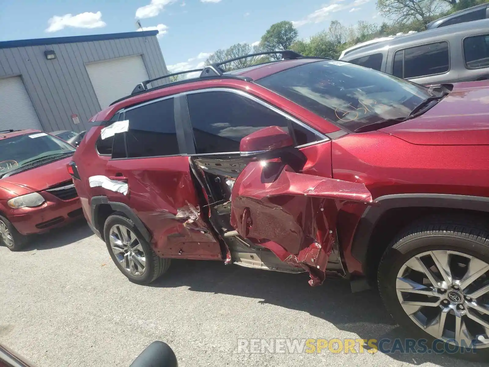 9 Photograph of a damaged car 2T3C1RFV0LC037276 TOYOTA RAV4 2020