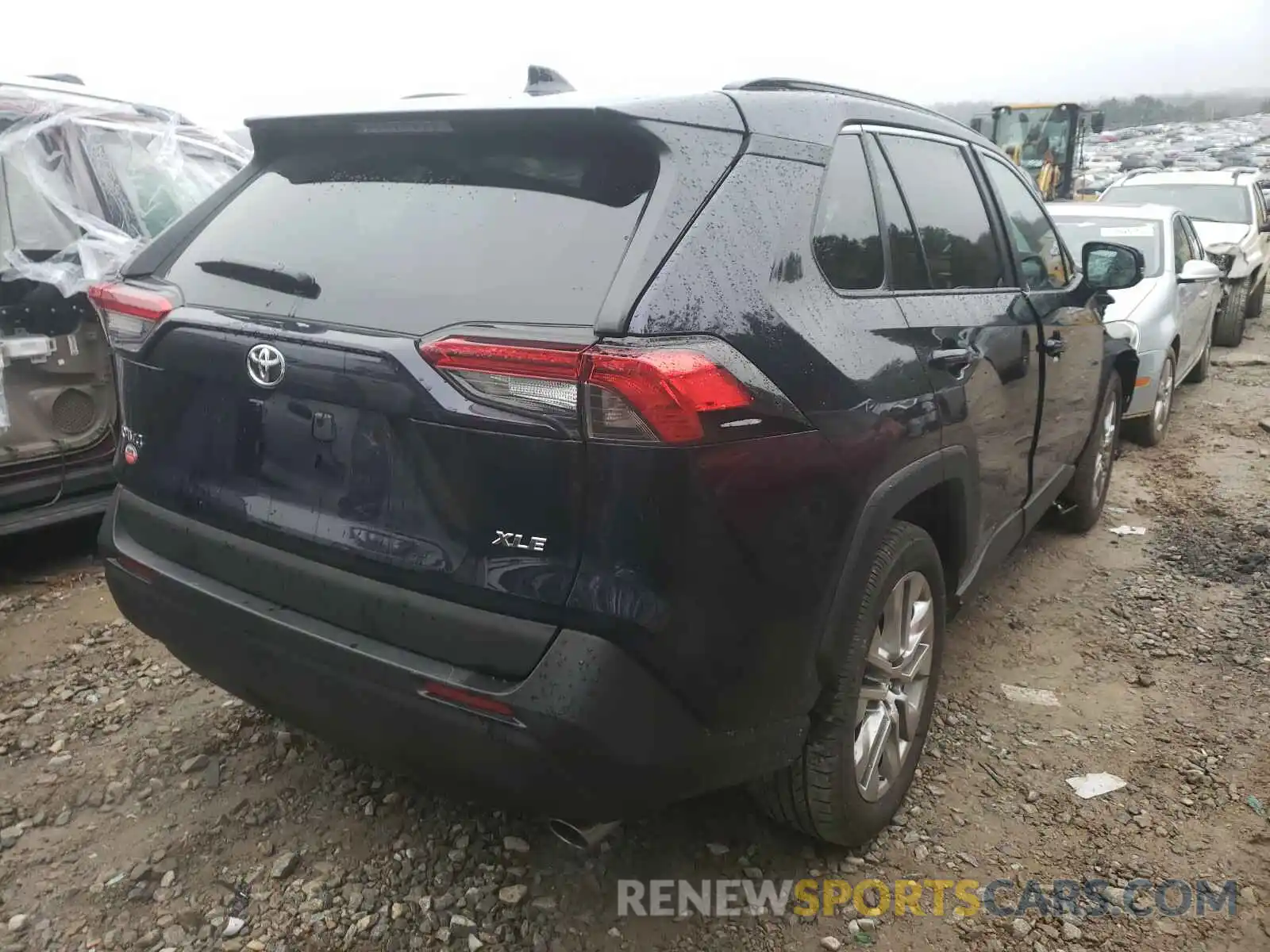 4 Photograph of a damaged car 2T3C1RFV0LC076885 TOYOTA RAV4 2020