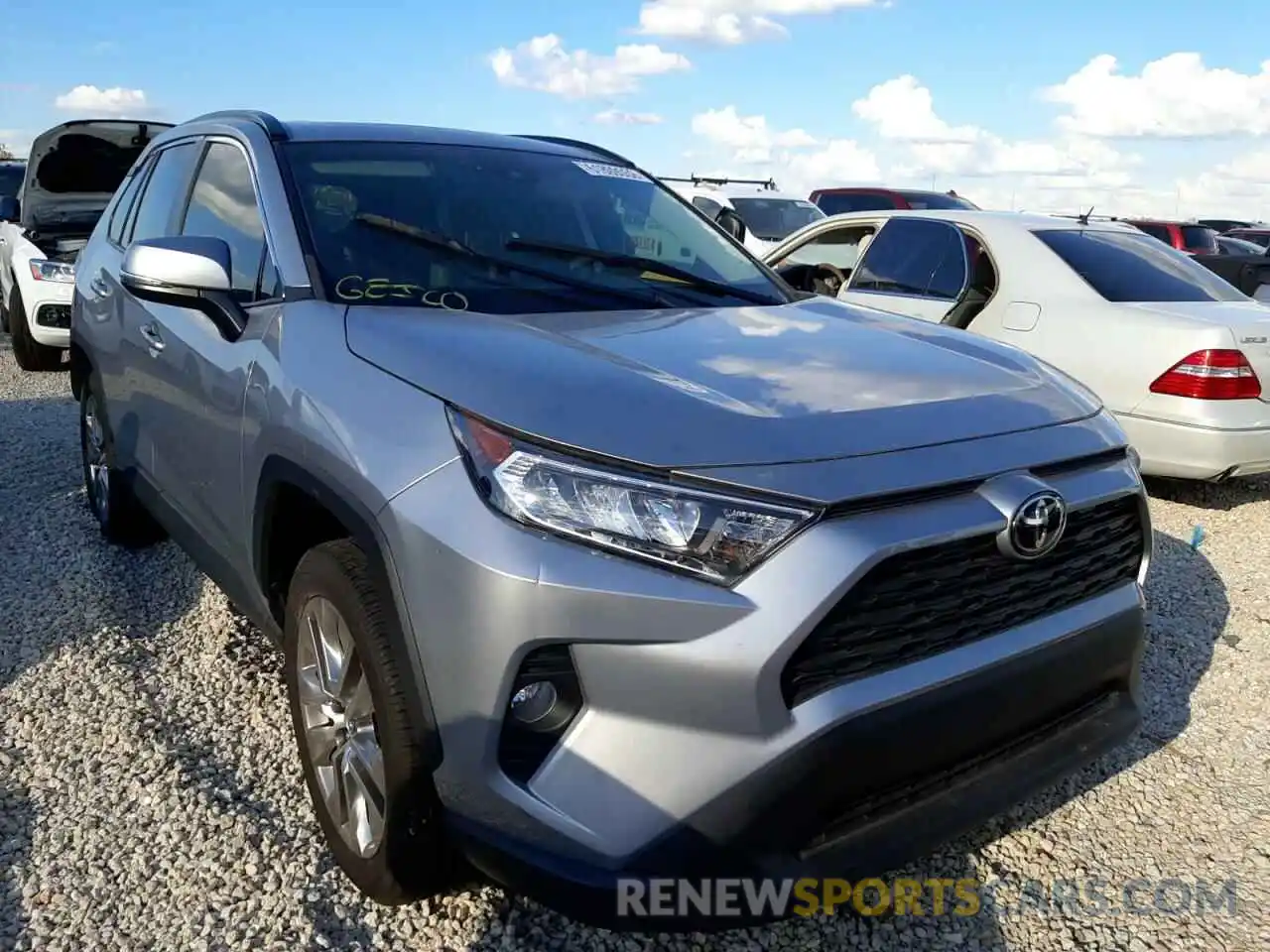 1 Photograph of a damaged car 2T3C1RFV0LC079771 TOYOTA RAV4 2020