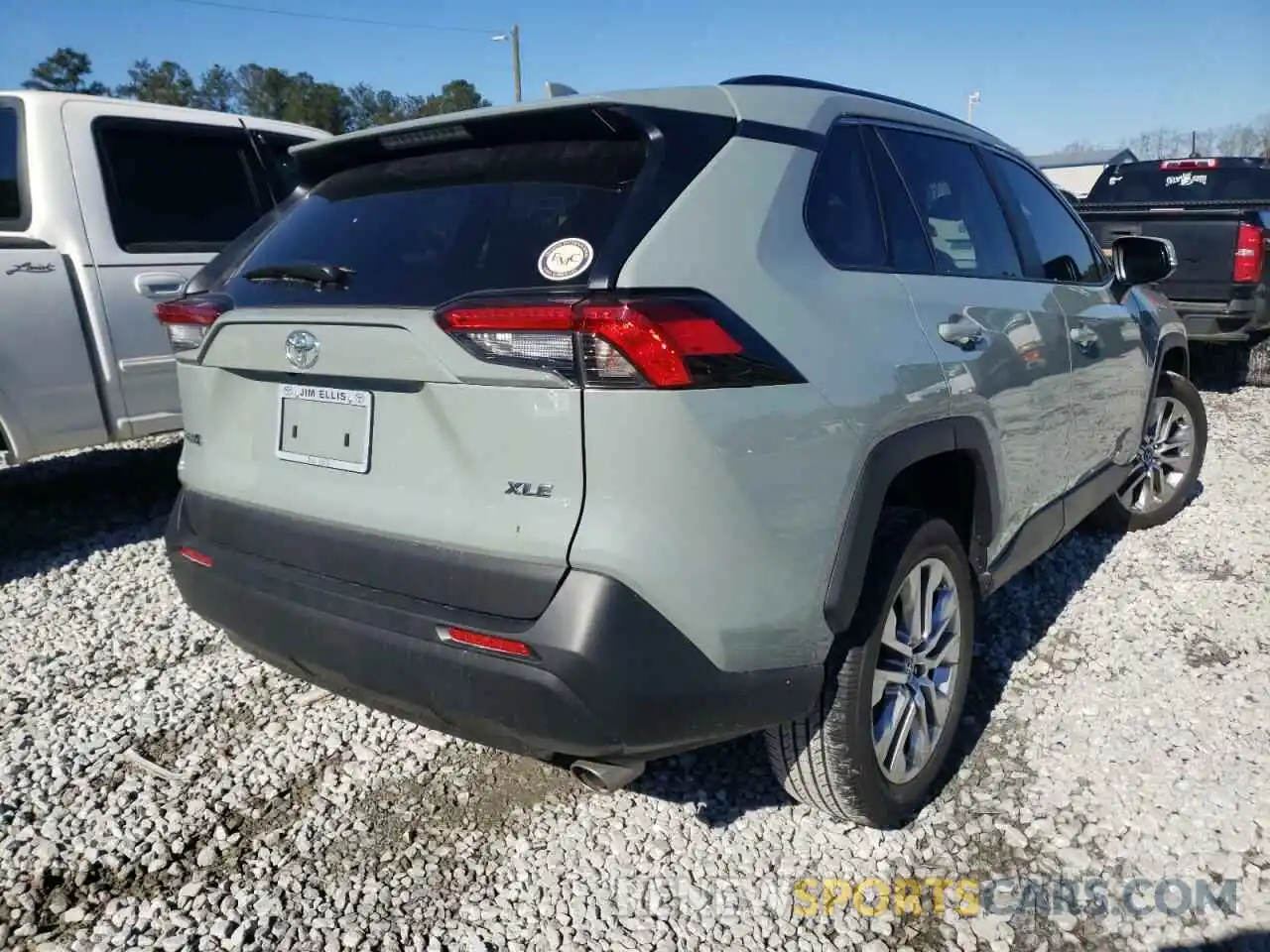 4 Photograph of a damaged car 2T3C1RFV0LC083366 TOYOTA RAV4 2020