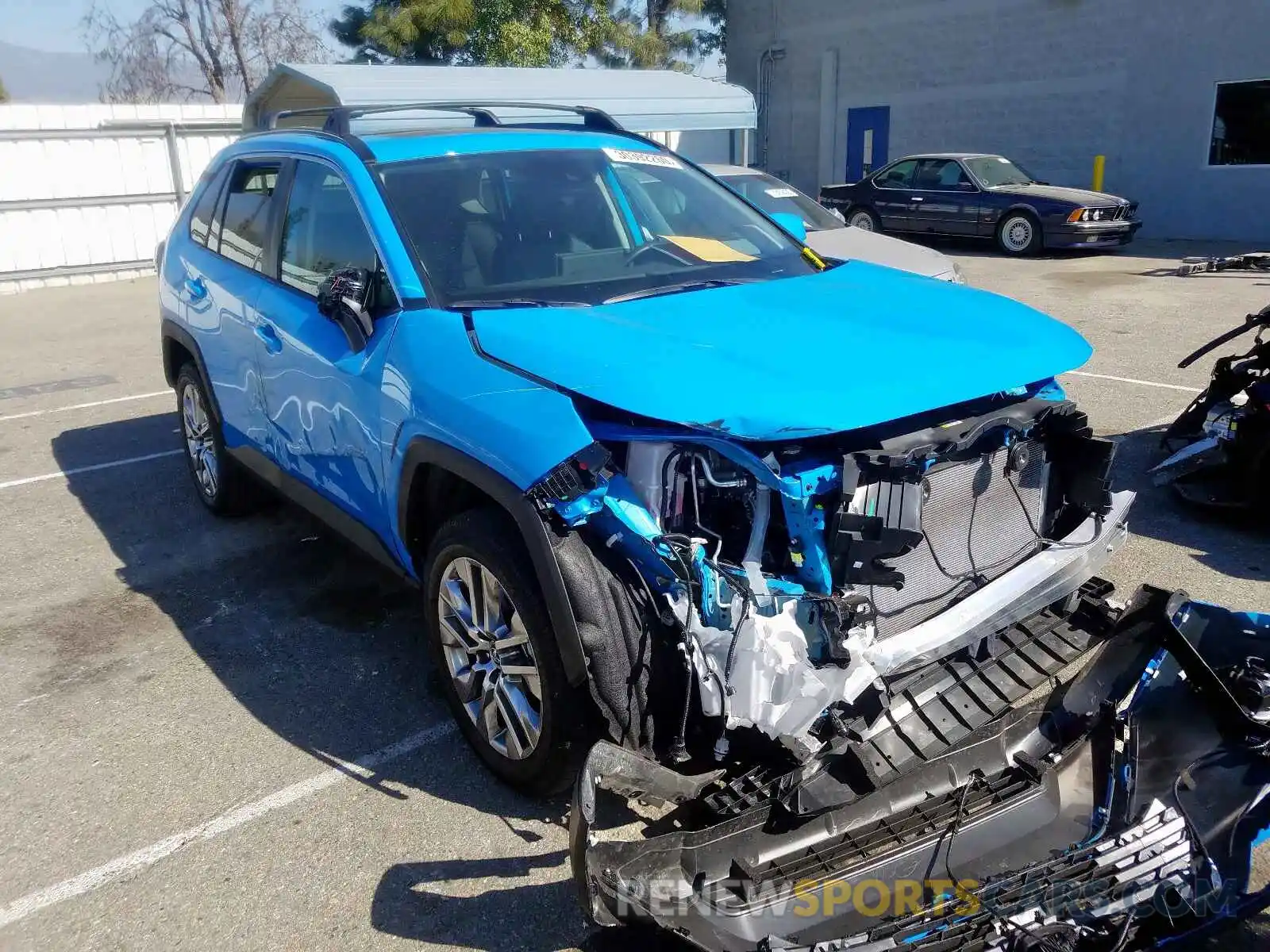 1 Photograph of a damaged car 2T3C1RFV0LW057946 TOYOTA RAV4 2020