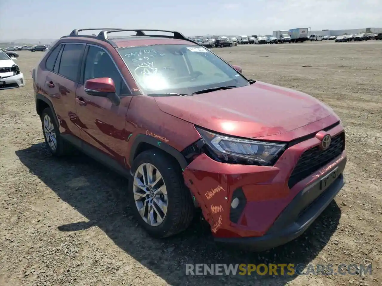 1 Photograph of a damaged car 2T3C1RFV0LW065254 TOYOTA RAV4 2020