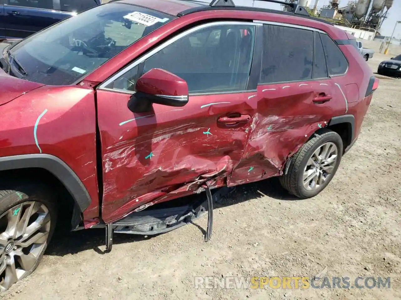 9 Photograph of a damaged car 2T3C1RFV0LW065254 TOYOTA RAV4 2020