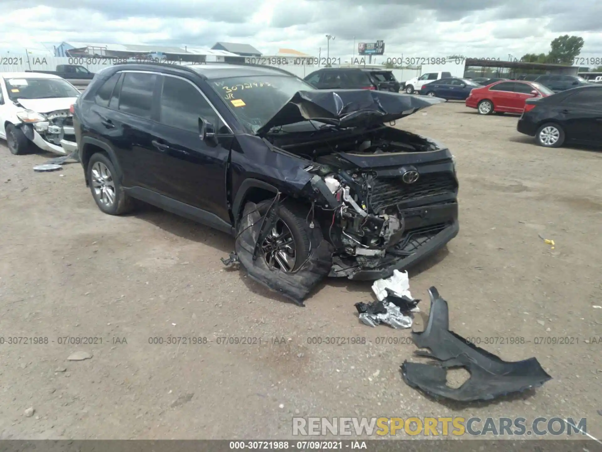 1 Photograph of a damaged car 2T3C1RFV0LW092180 TOYOTA RAV4 2020