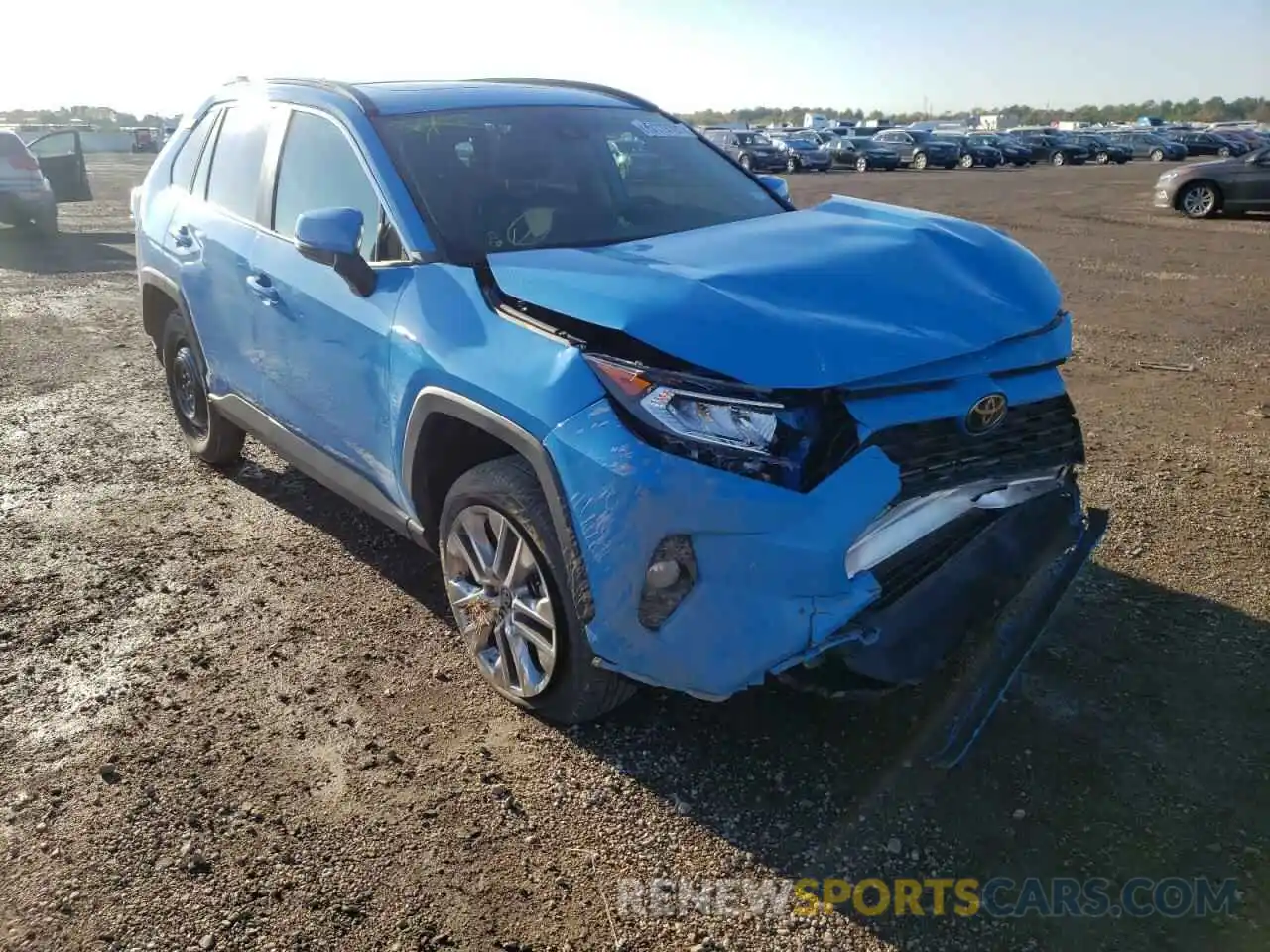 1 Photograph of a damaged car 2T3C1RFV0LW094334 TOYOTA RAV4 2020