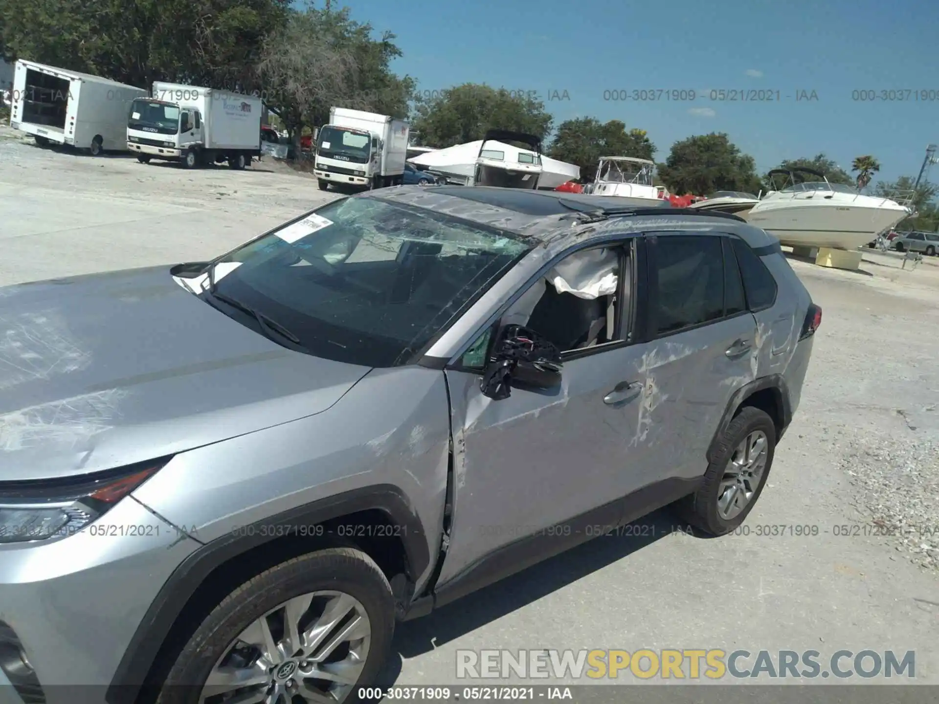 6 Photograph of a damaged car 2T3C1RFV0LW095239 TOYOTA RAV4 2020