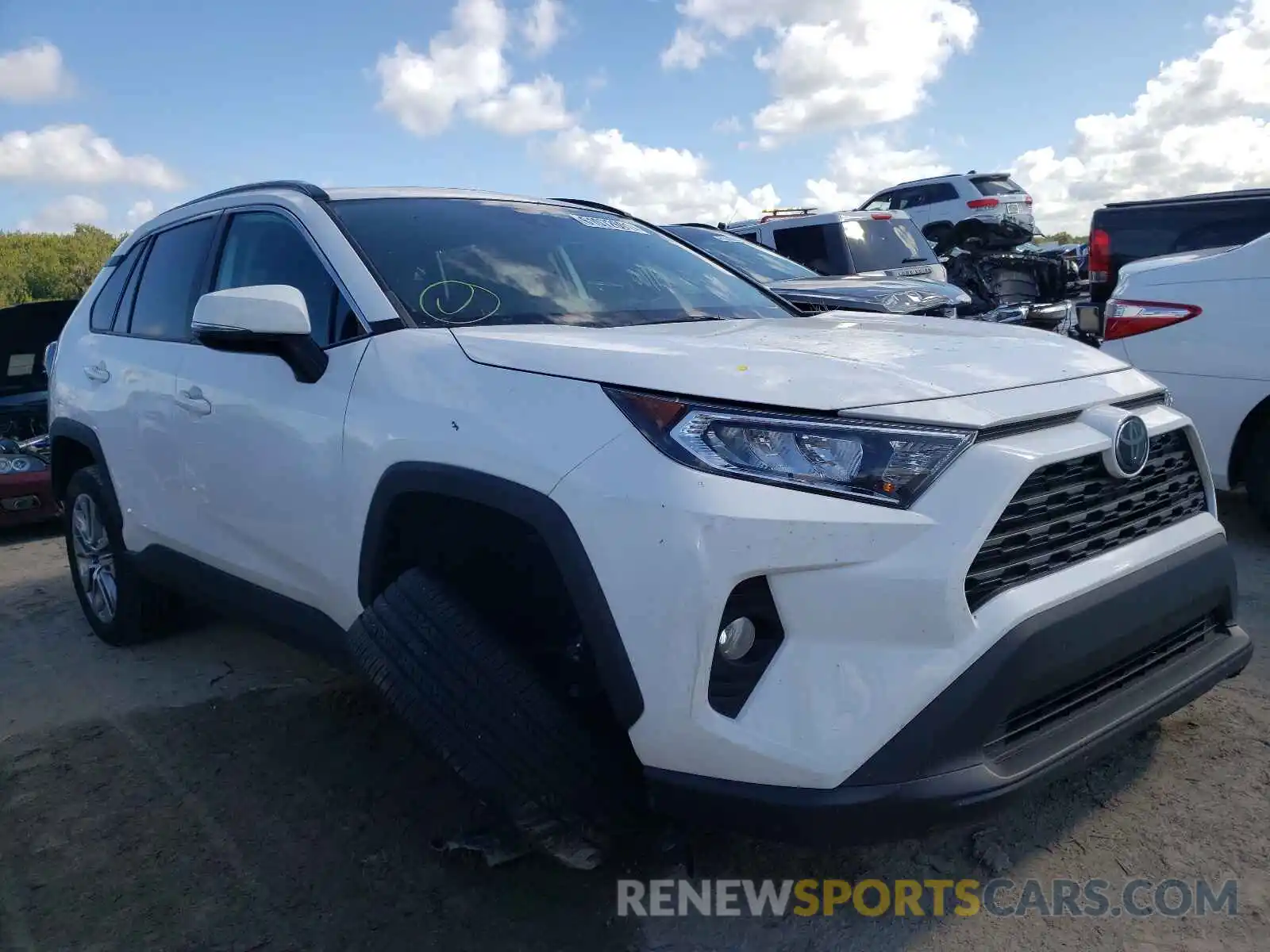 1 Photograph of a damaged car 2T3C1RFV1LC065376 TOYOTA RAV4 2020