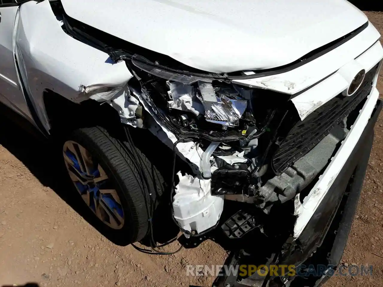 9 Photograph of a damaged car 2T3C1RFV1LC072795 TOYOTA RAV4 2020