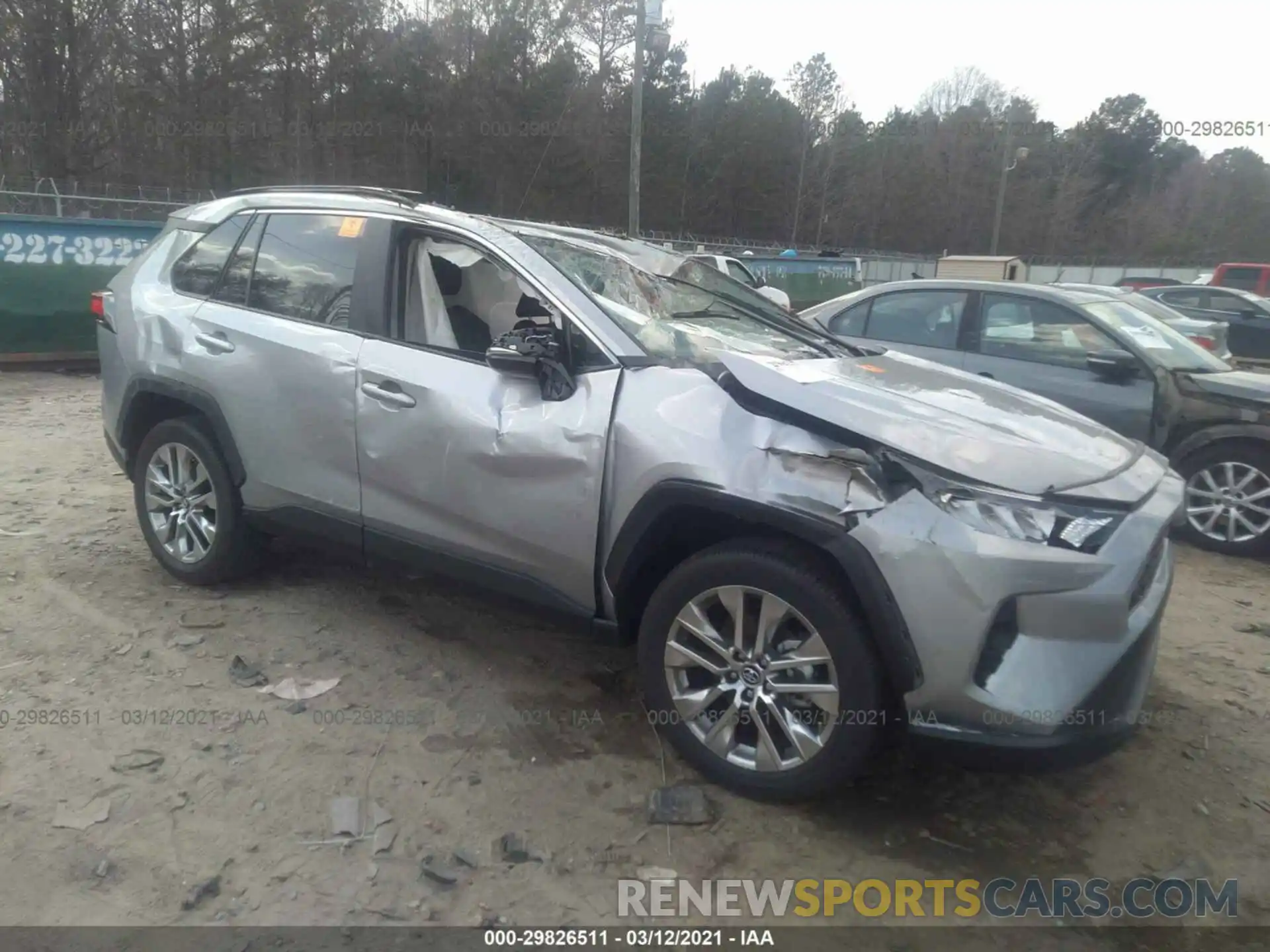 1 Photograph of a damaged car 2T3C1RFV1LC082811 TOYOTA RAV4 2020