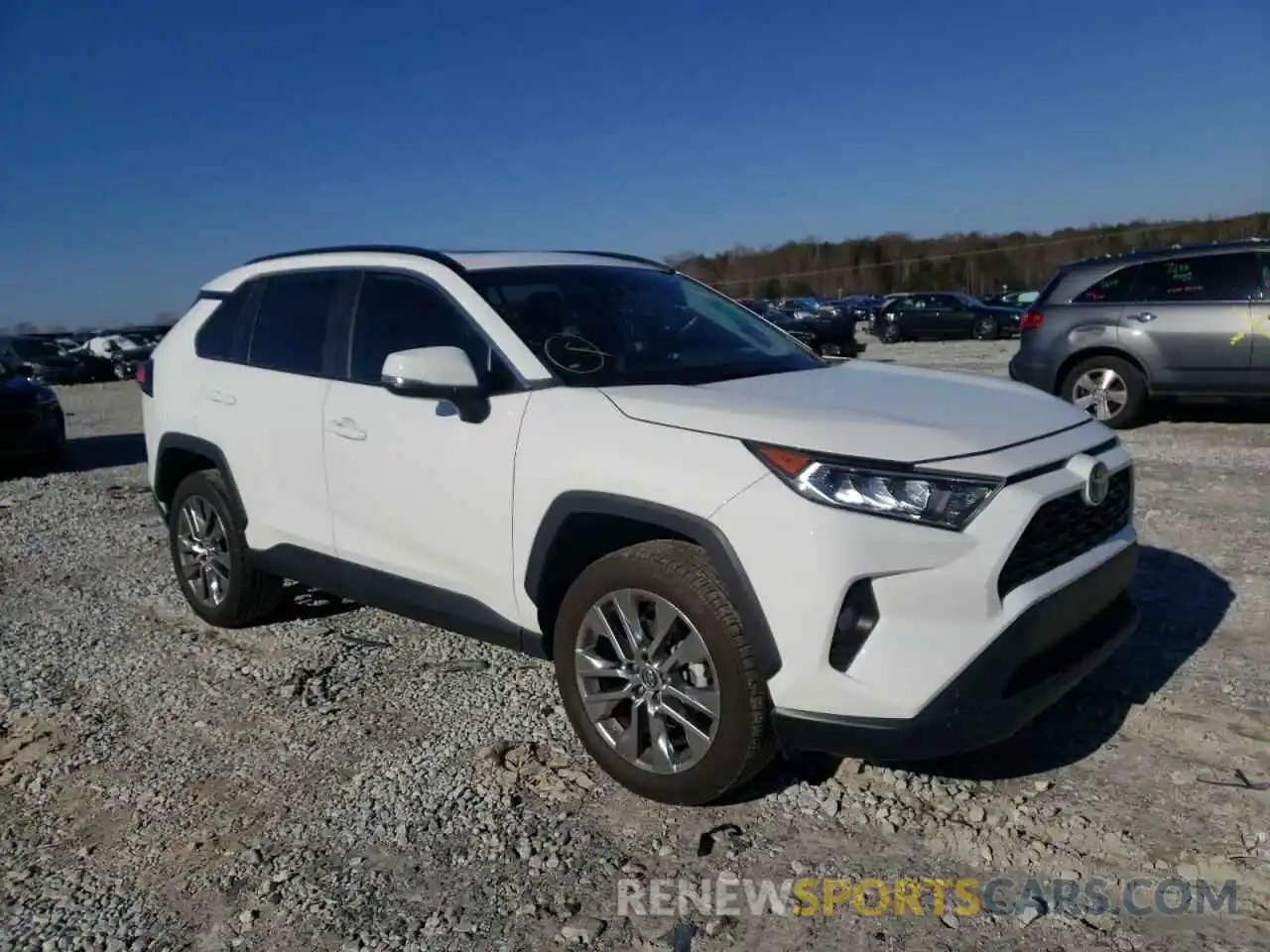 1 Photograph of a damaged car 2T3C1RFV1LW061391 TOYOTA RAV4 2020