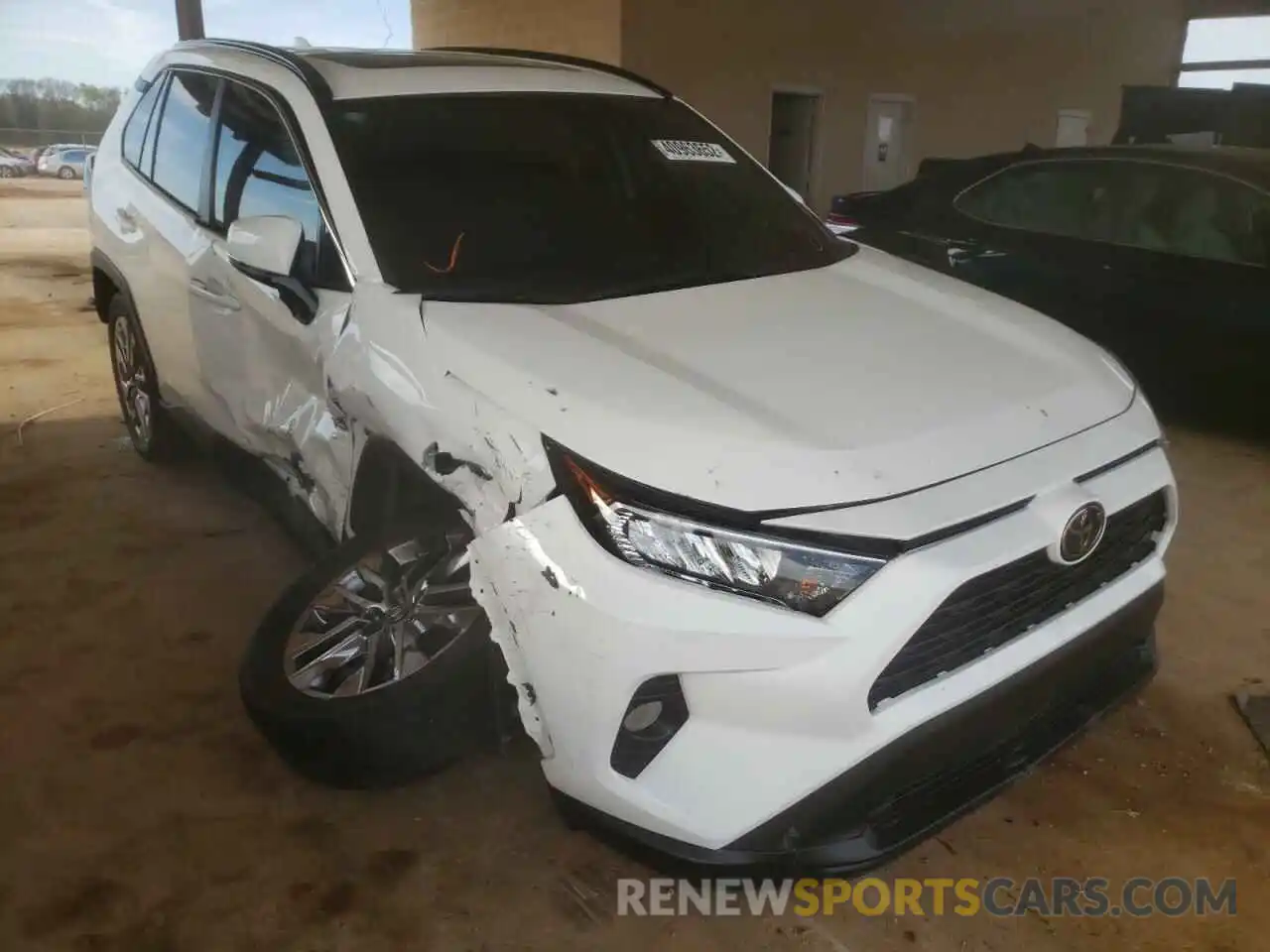 1 Photograph of a damaged car 2T3C1RFV1LW065120 TOYOTA RAV4 2020