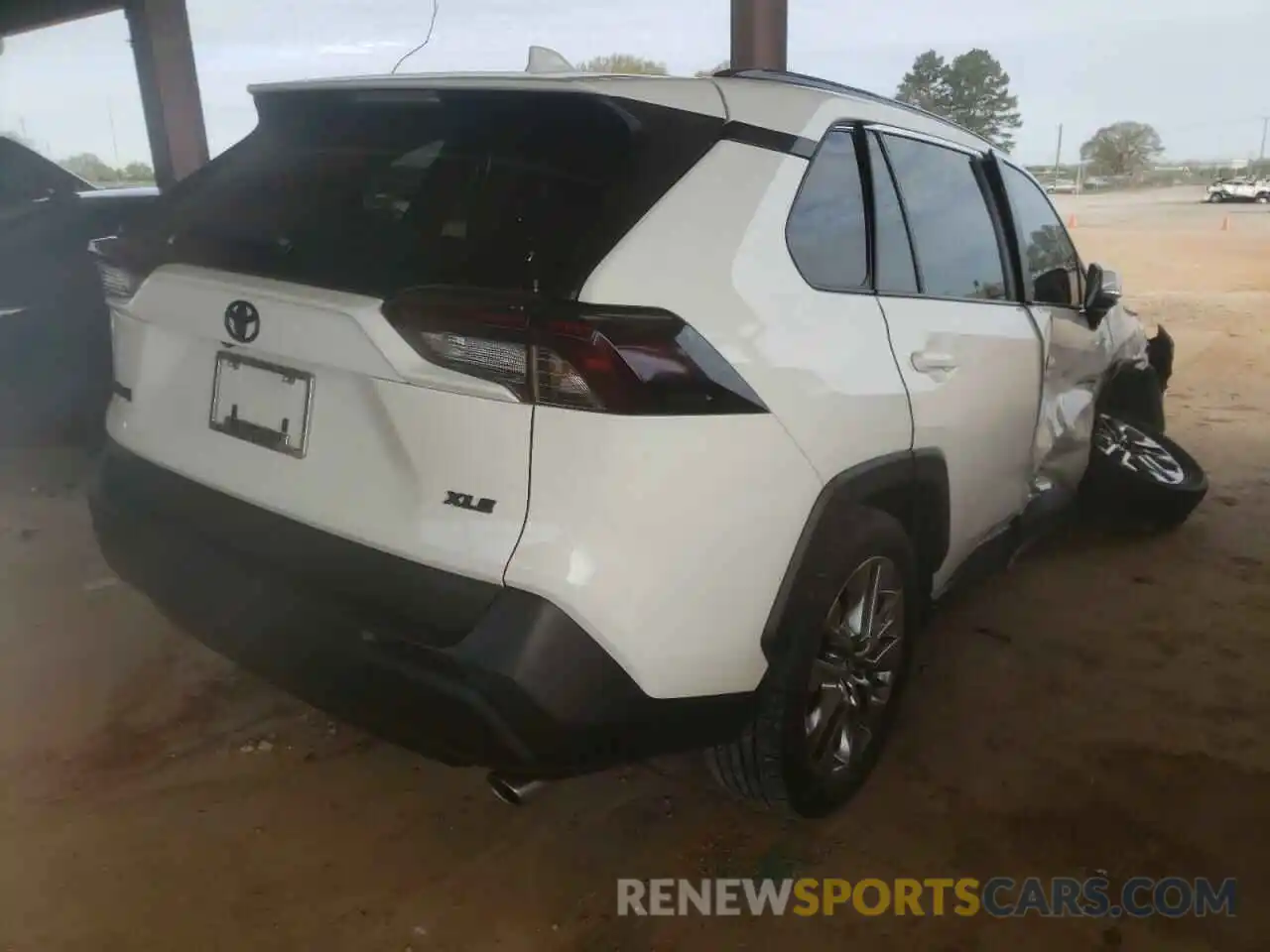 4 Photograph of a damaged car 2T3C1RFV1LW065120 TOYOTA RAV4 2020