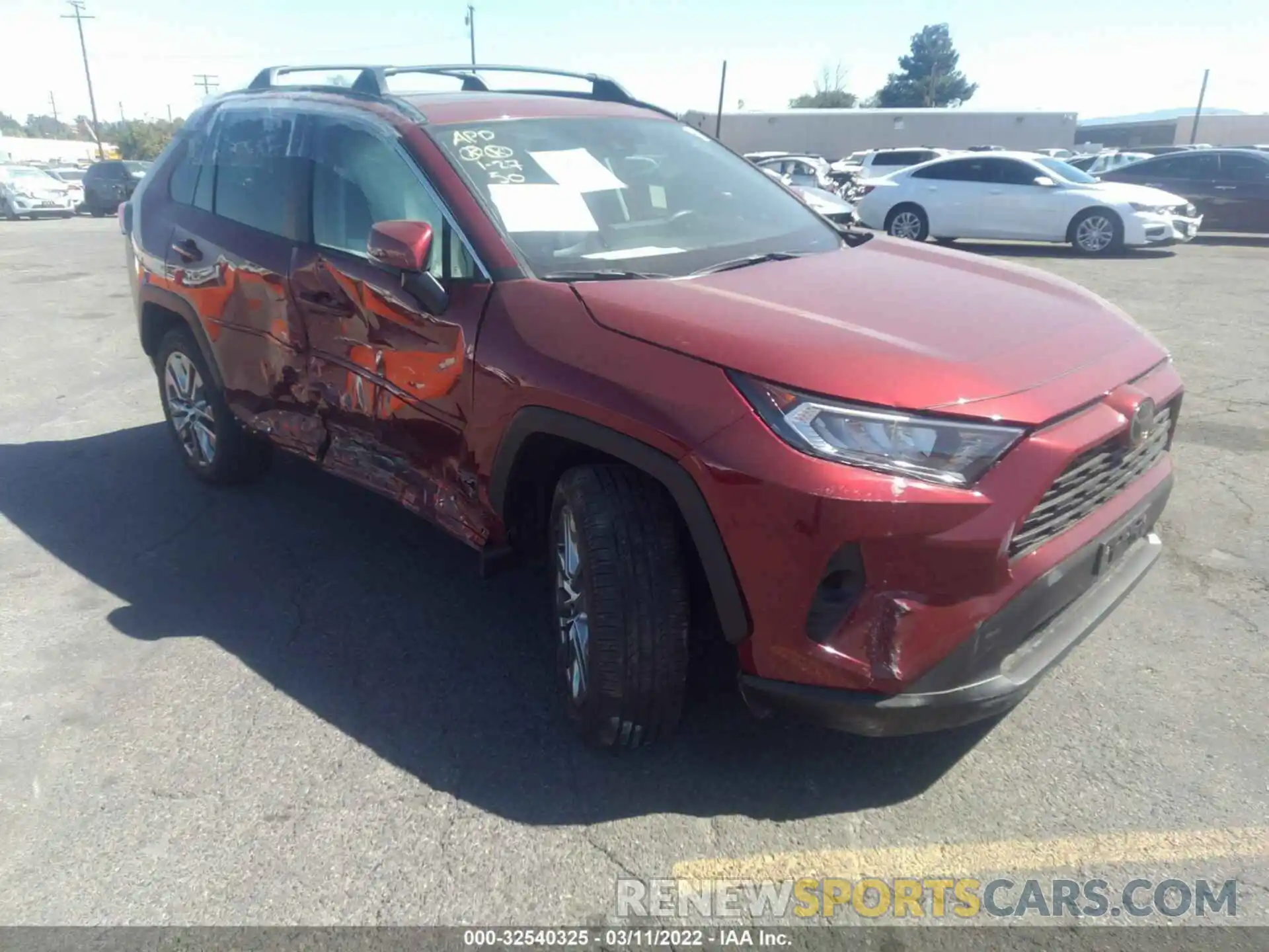 1 Photograph of a damaged car 2T3C1RFV1LW067062 TOYOTA RAV4 2020