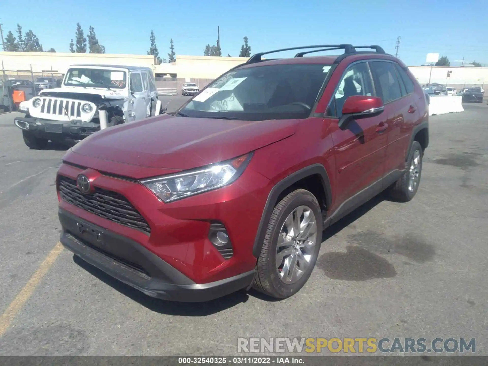 2 Photograph of a damaged car 2T3C1RFV1LW067062 TOYOTA RAV4 2020