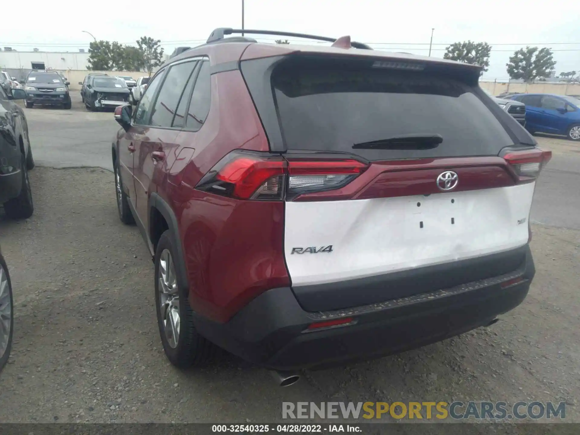 3 Photograph of a damaged car 2T3C1RFV1LW067062 TOYOTA RAV4 2020