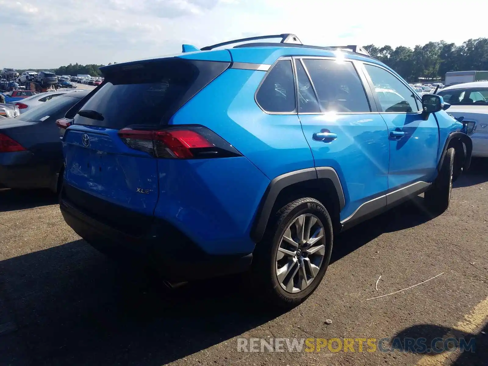 4 Photograph of a damaged car 2T3C1RFV1LW071676 TOYOTA RAV4 2020