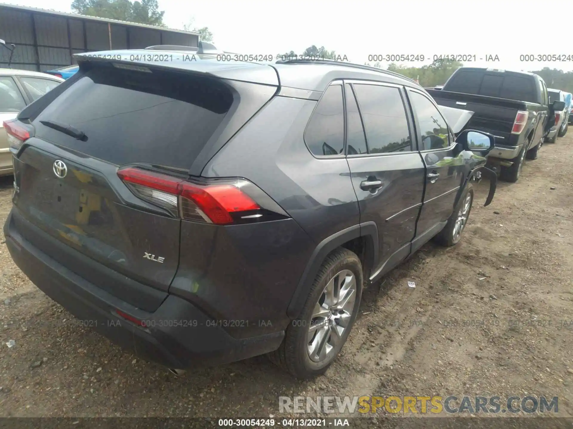 4 Photograph of a damaged car 2T3C1RFV1LW093564 TOYOTA RAV4 2020