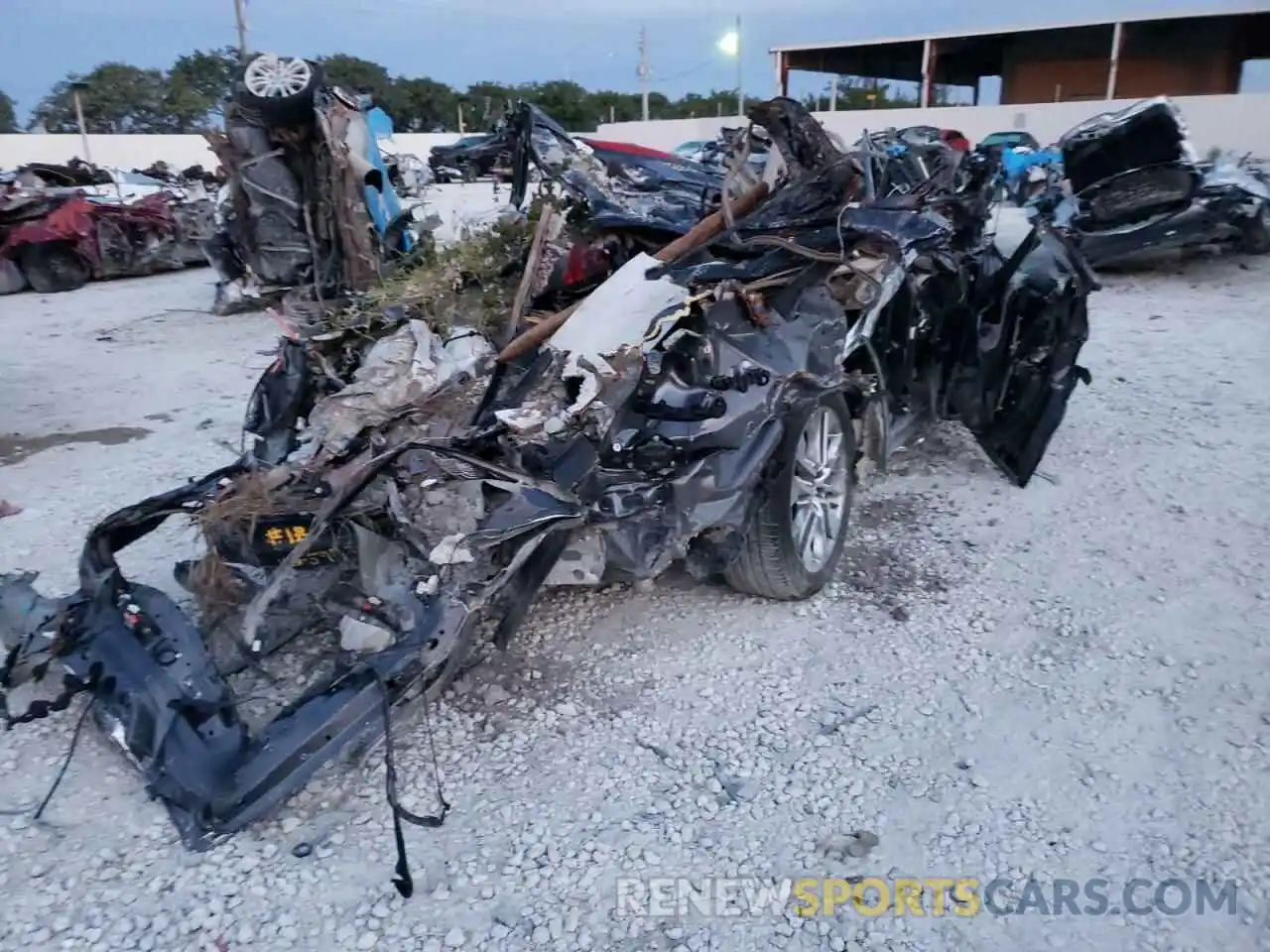 4 Photograph of a damaged car 2T3C1RFV1LW095993 TOYOTA RAV4 2020