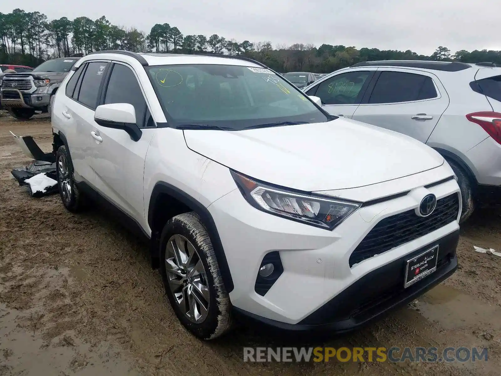 1 Photograph of a damaged car 2T3C1RFV2LC036596 TOYOTA RAV4 2020