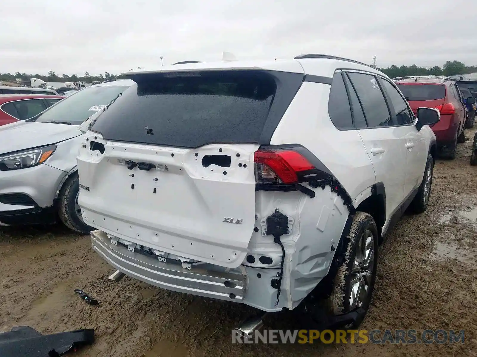 4 Photograph of a damaged car 2T3C1RFV2LC036596 TOYOTA RAV4 2020