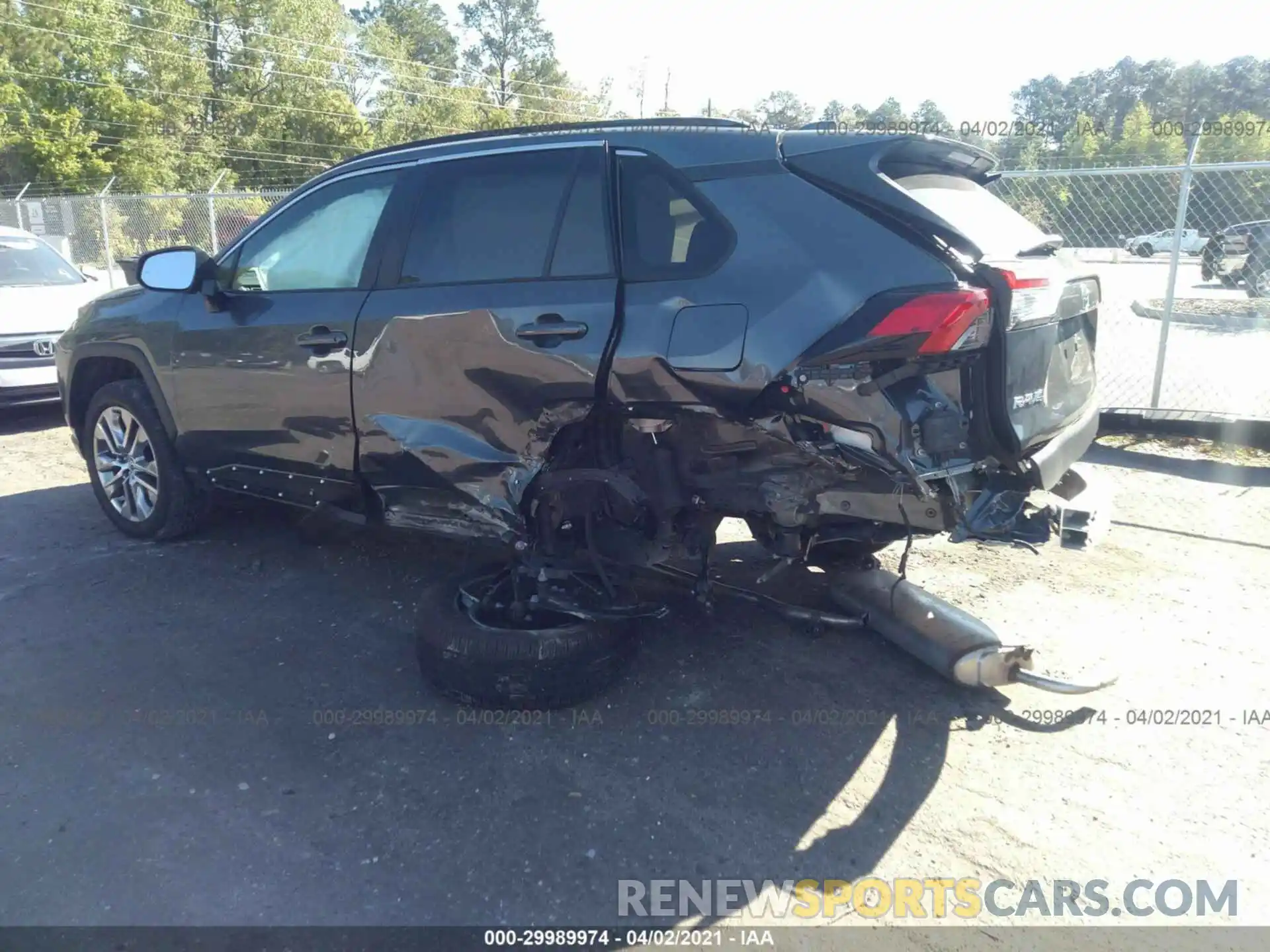 6 Photograph of a damaged car 2T3C1RFV2LC051521 TOYOTA RAV4 2020