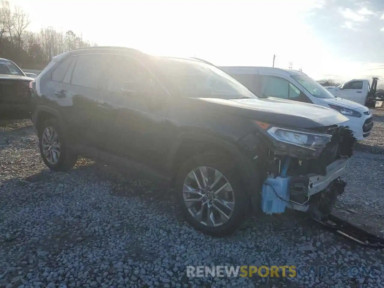 4 Photograph of a damaged car 2T3C1RFV2LW065191 TOYOTA RAV4 2020