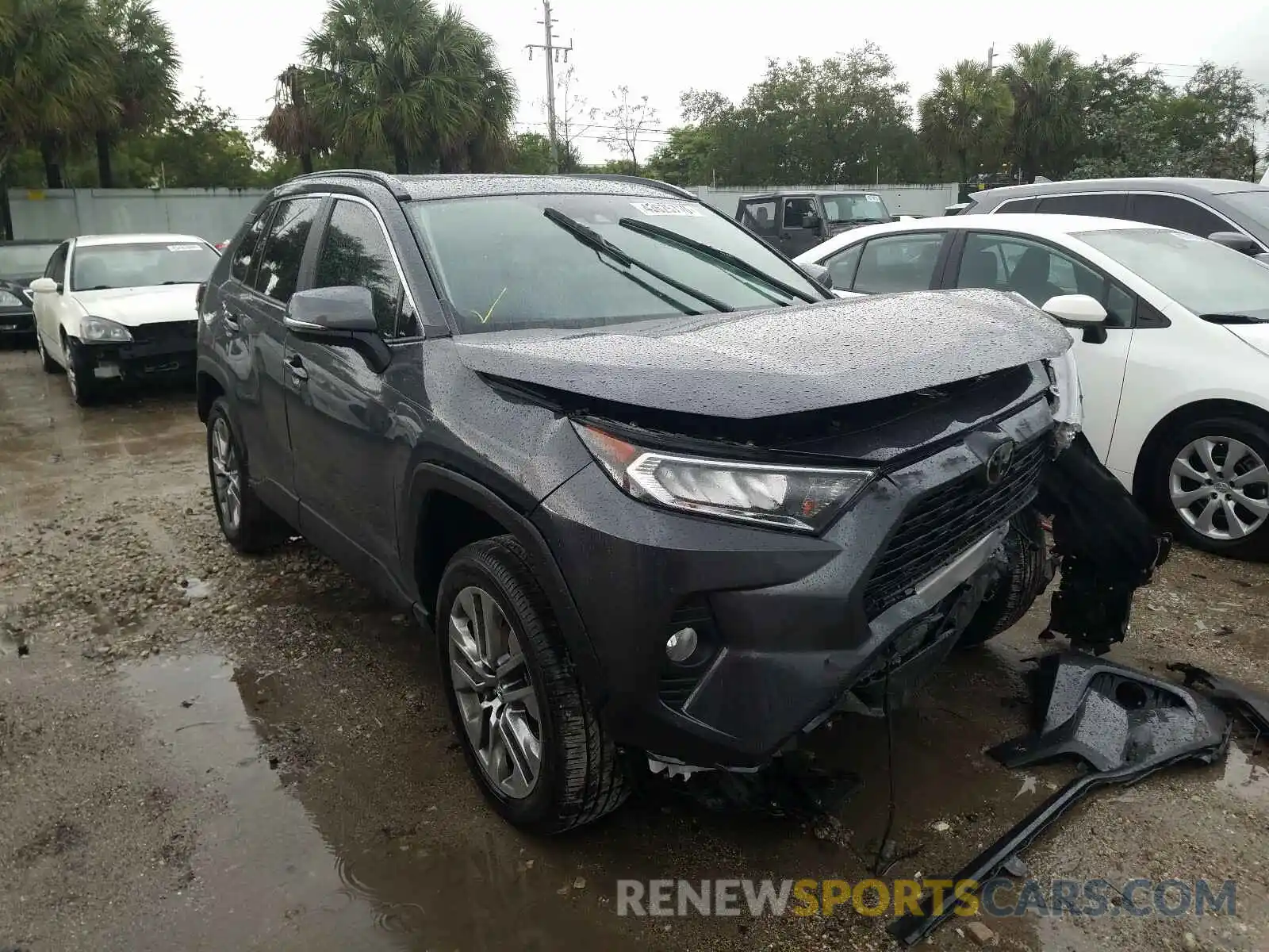 1 Photograph of a damaged car 2T3C1RFV2LW066292 TOYOTA RAV4 2020