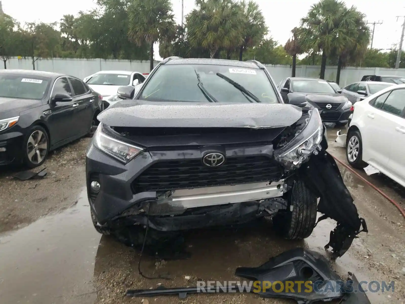 9 Photograph of a damaged car 2T3C1RFV2LW066292 TOYOTA RAV4 2020