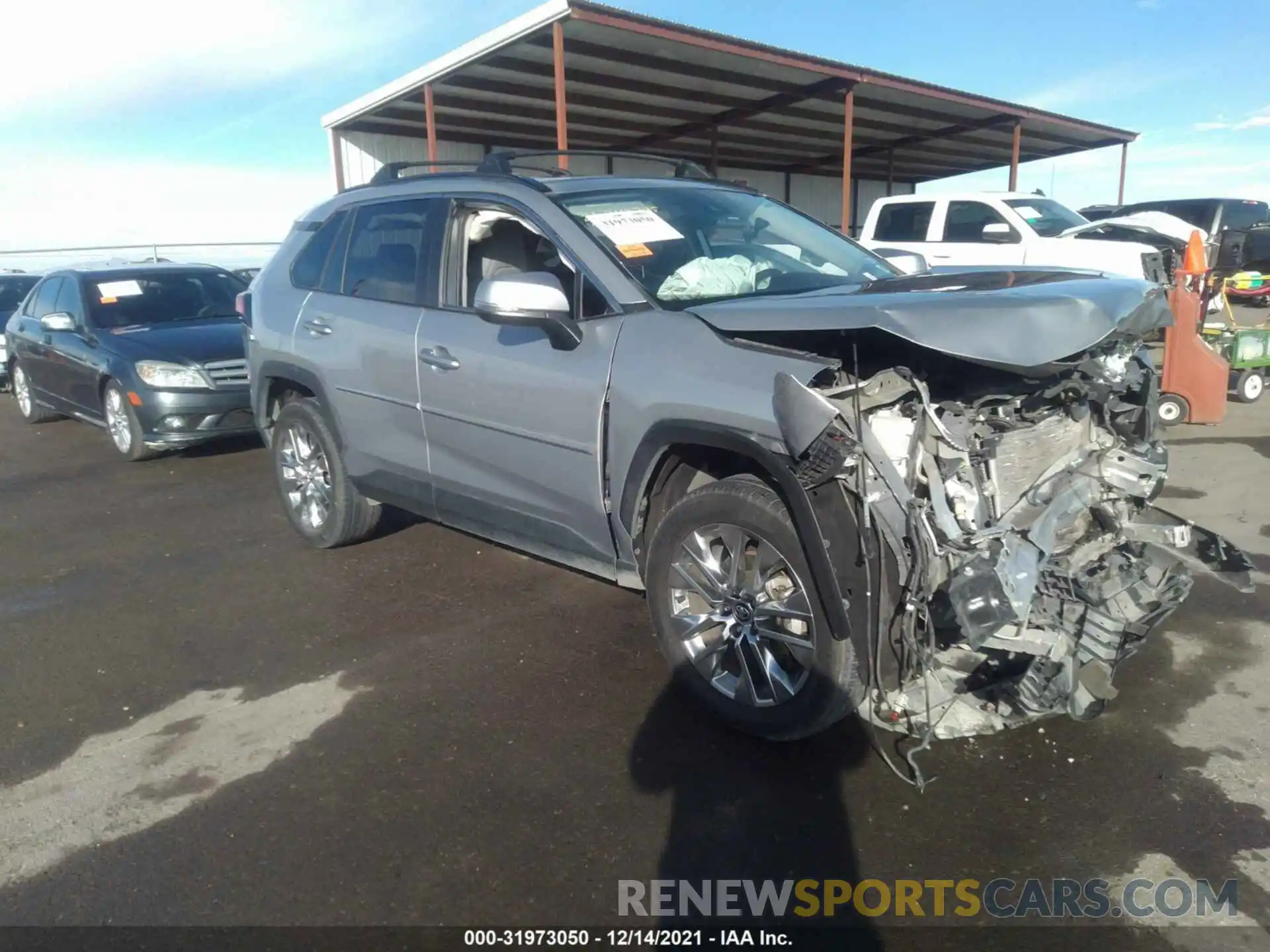 1 Photograph of a damaged car 2T3C1RFV2LW076448 TOYOTA RAV4 2020