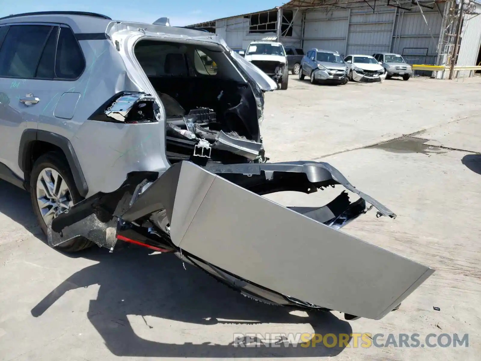 9 Фотография поврежденного автомобиля 2T3C1RFV2LW077387 TOYOTA RAV4 2020