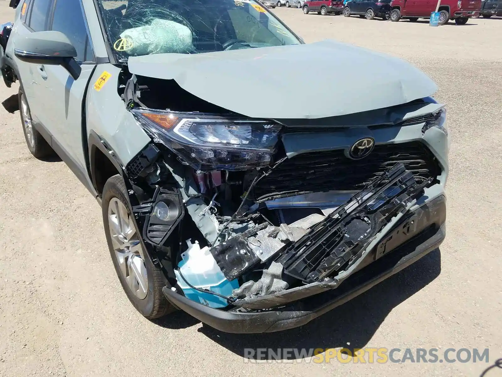 9 Photograph of a damaged car 2T3C1RFV2LW079818 TOYOTA RAV4 2020