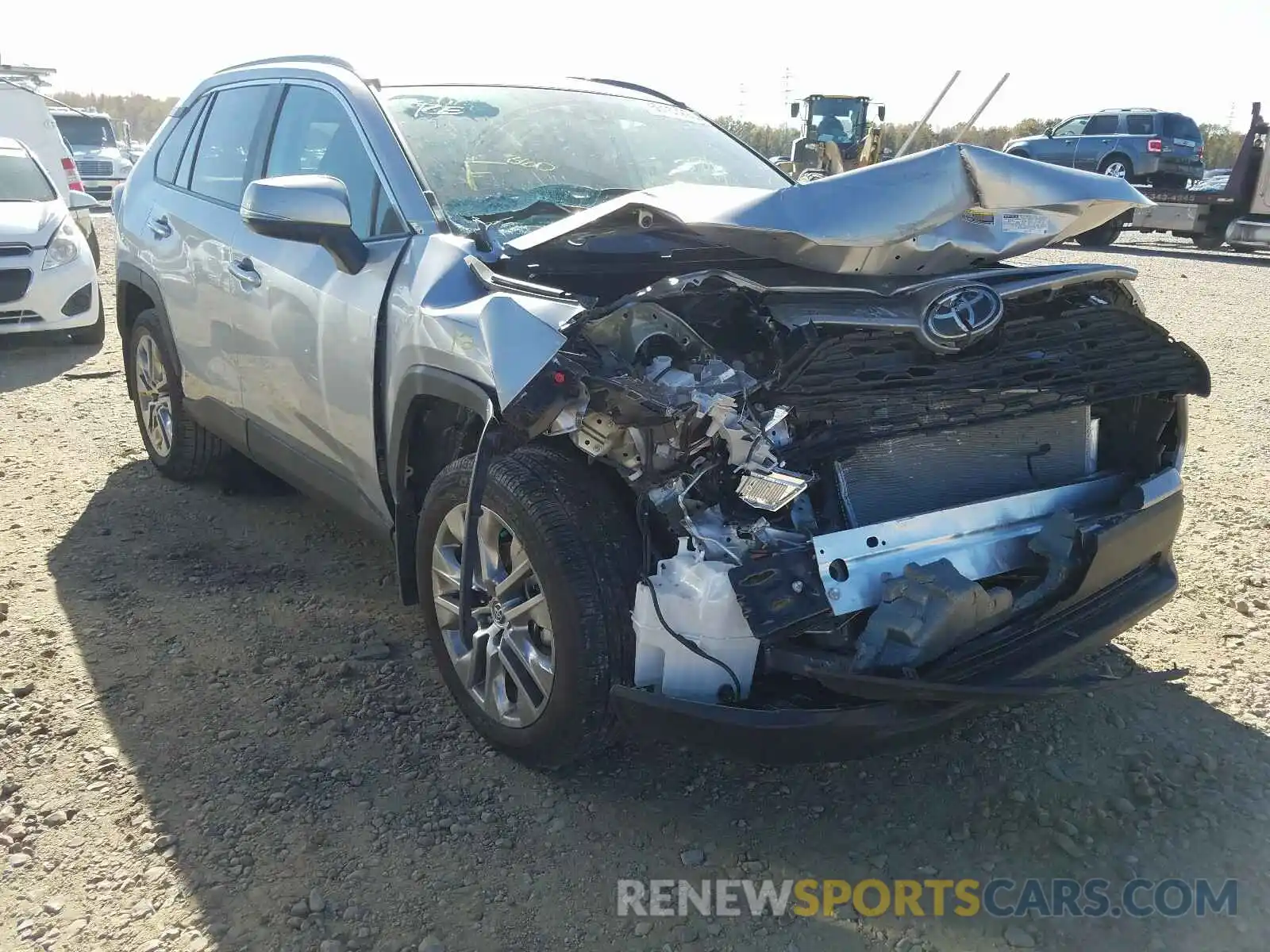 1 Photograph of a damaged car 2T3C1RFV2LW092472 TOYOTA RAV4 2020