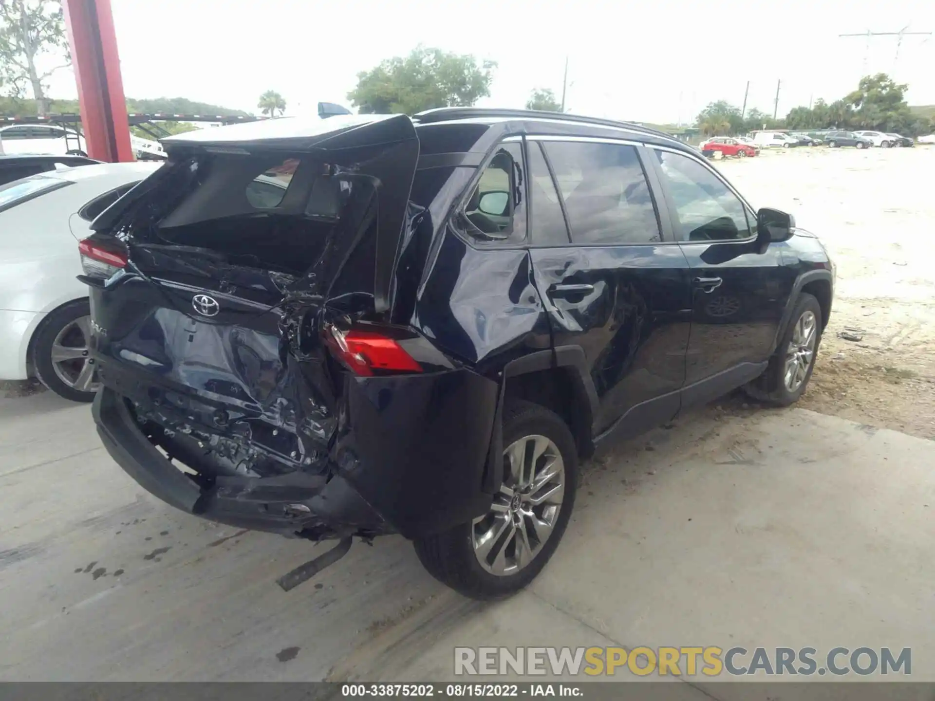 4 Photograph of a damaged car 2T3C1RFV3LC064634 TOYOTA RAV4 2020