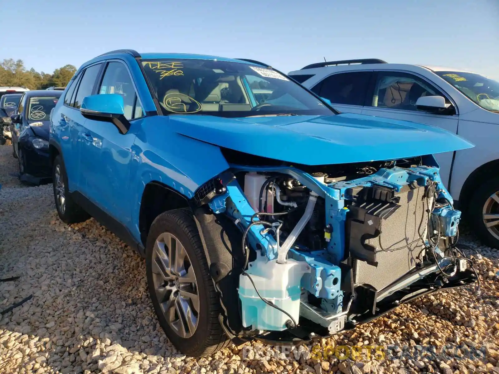 1 Photograph of a damaged car 2T3C1RFV3LC073558 TOYOTA RAV4 2020