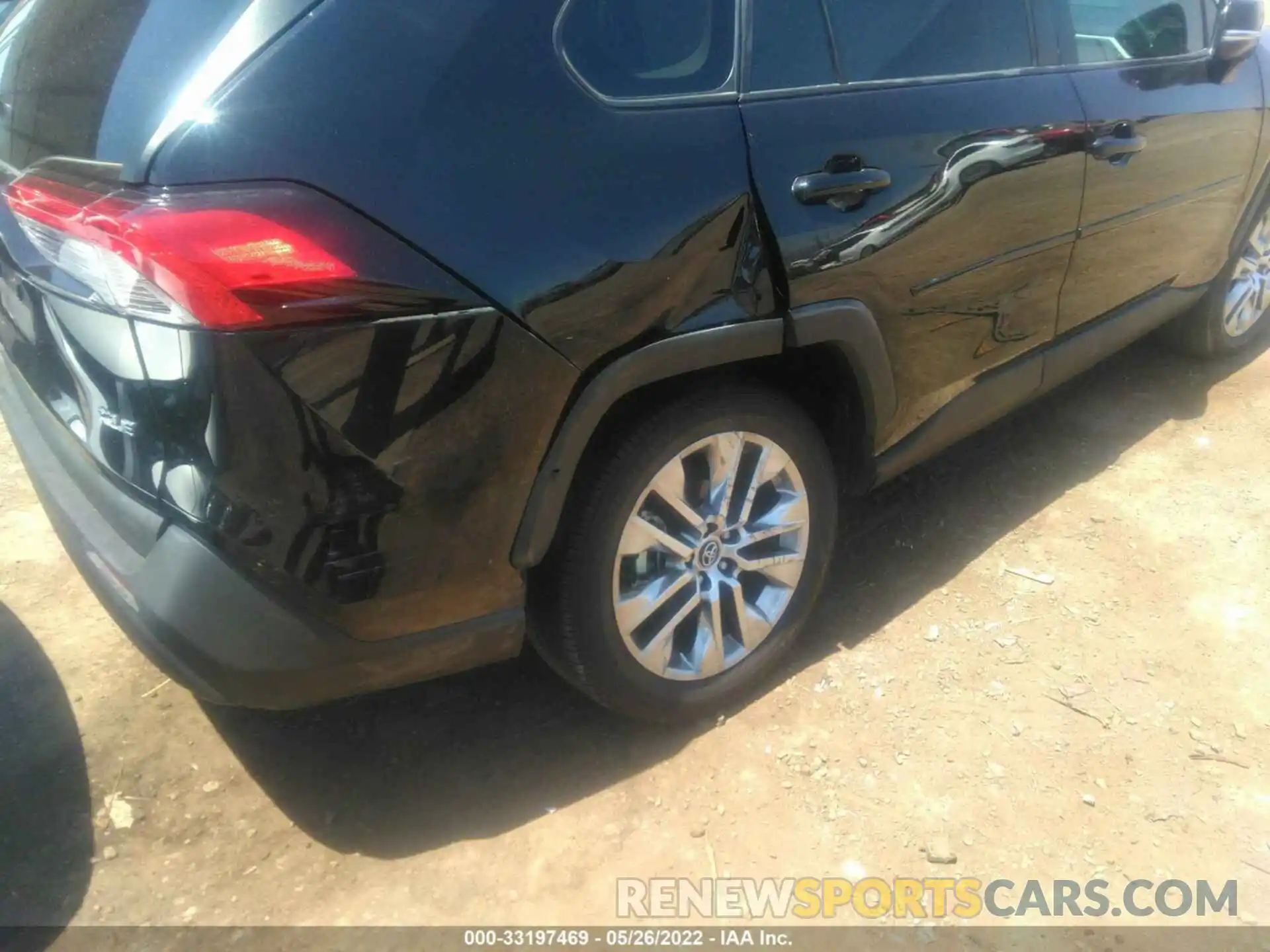 6 Photograph of a damaged car 2T3C1RFV3LC073883 TOYOTA RAV4 2020