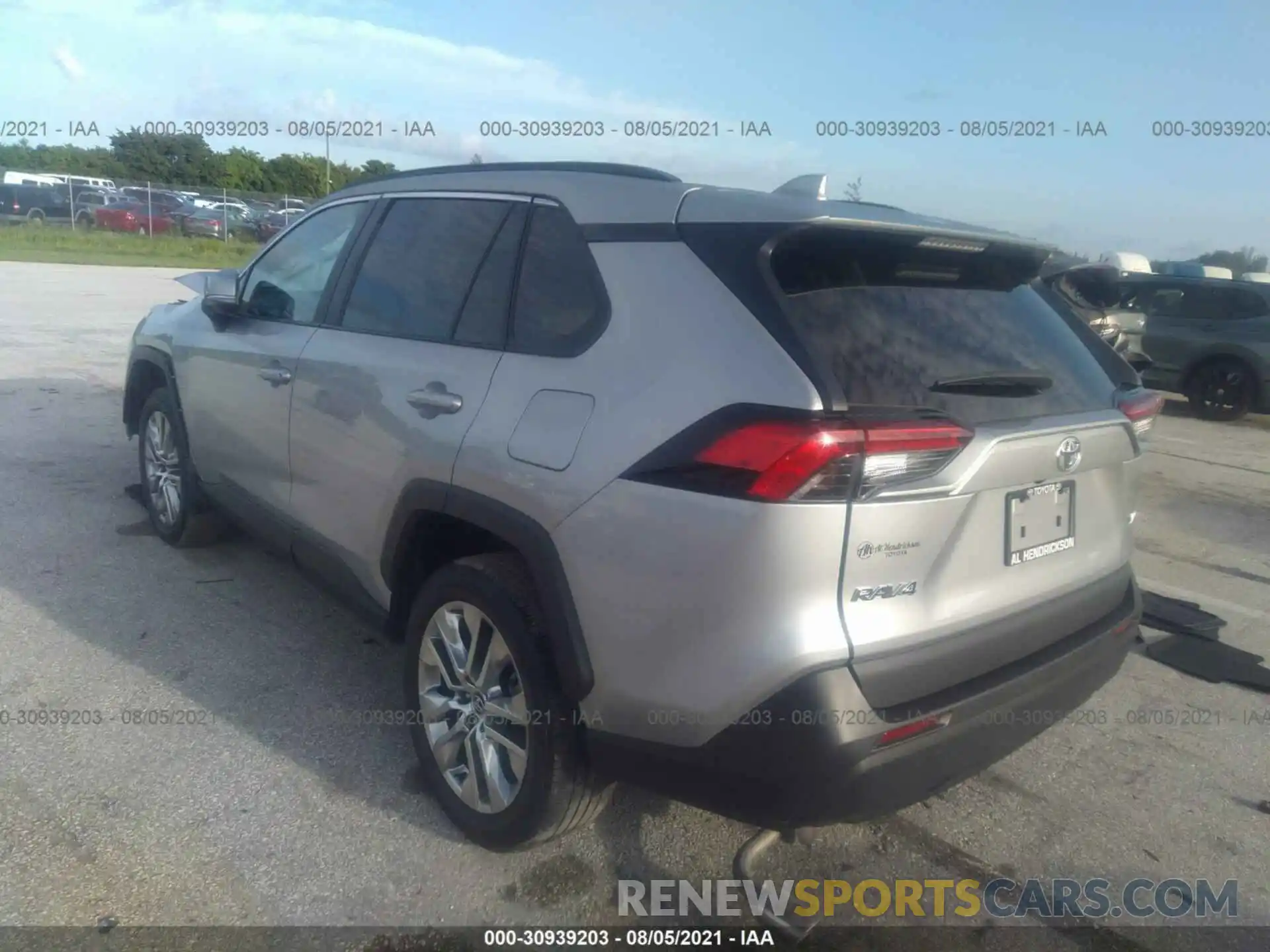 3 Photograph of a damaged car 2T3C1RFV3LC081465 TOYOTA RAV4 2020