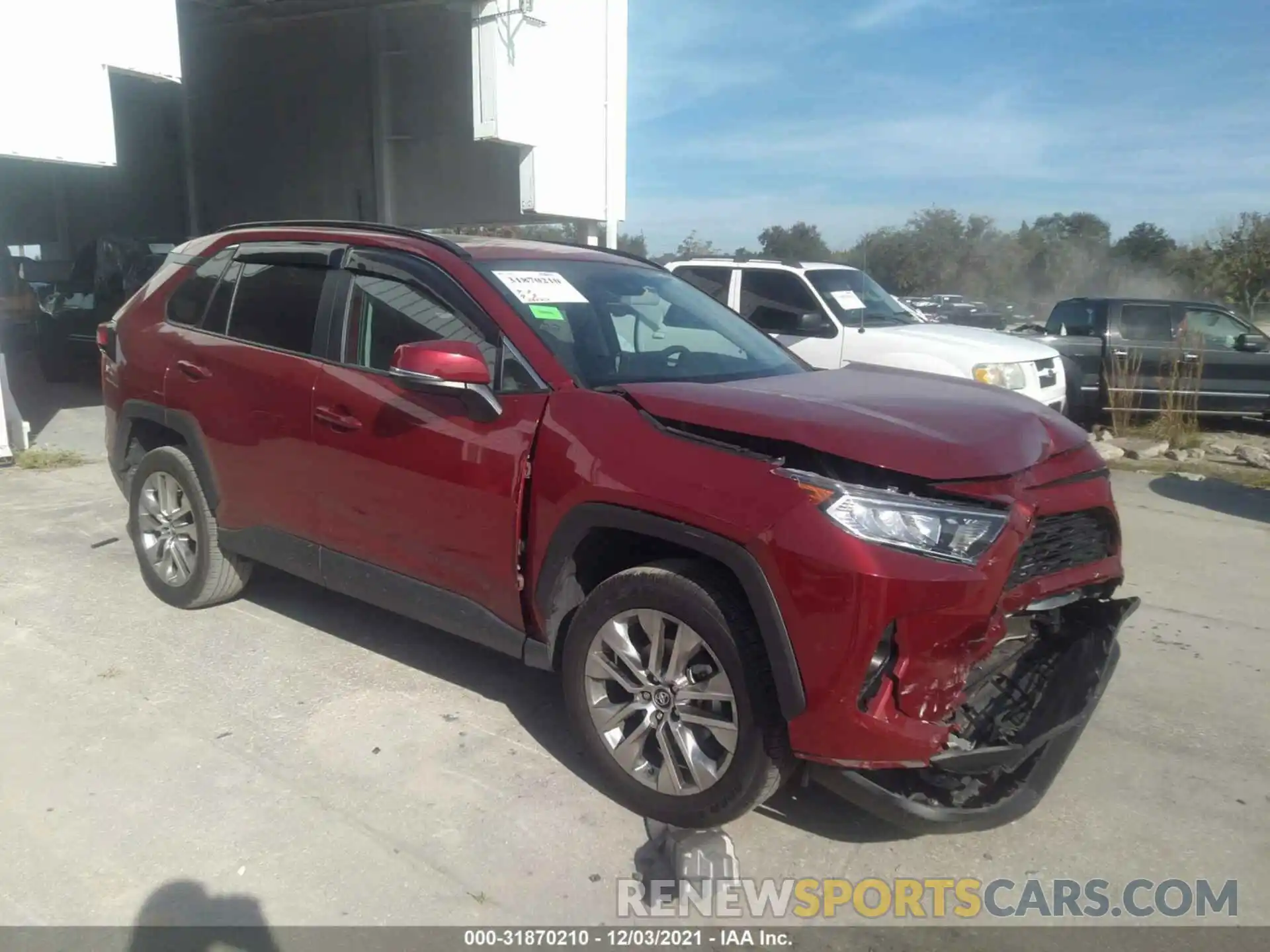 1 Photograph of a damaged car 2T3C1RFV3LC082678 TOYOTA RAV4 2020