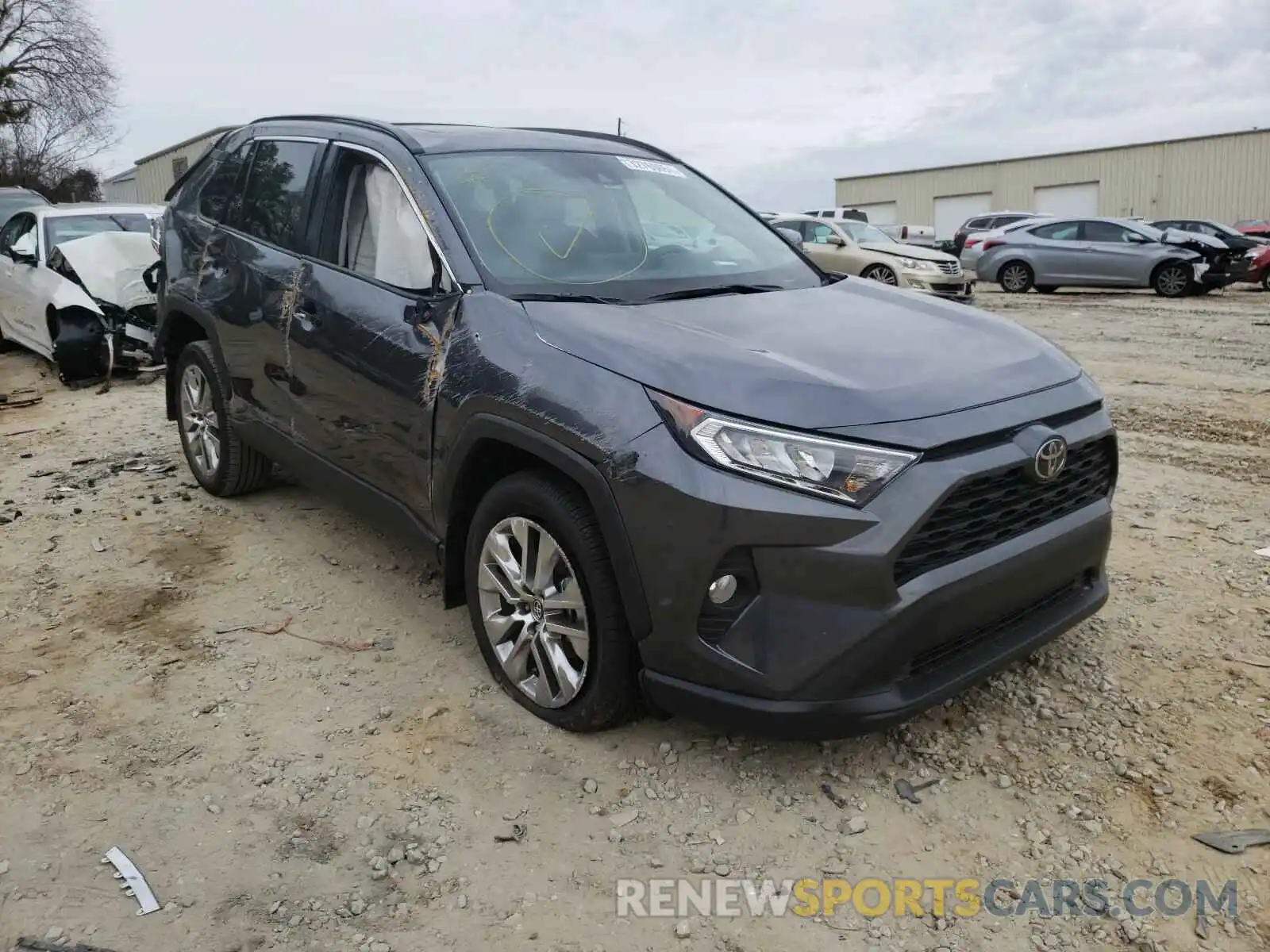 1 Photograph of a damaged car 2T3C1RFV3LC084561 TOYOTA RAV4 2020