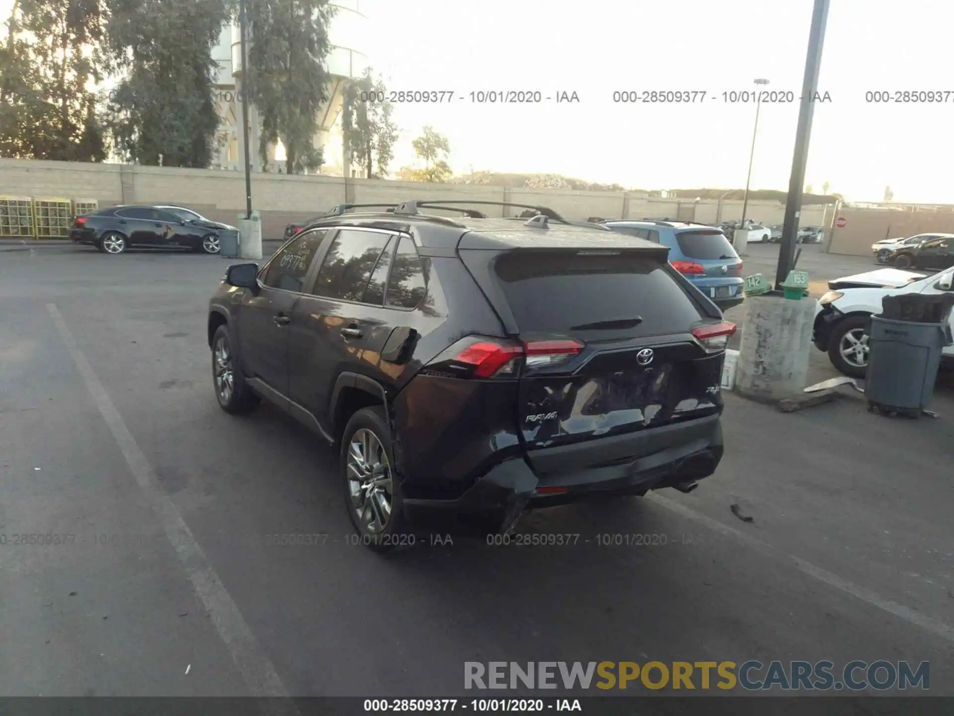 3 Photograph of a damaged car 2T3C1RFV3LW067466 TOYOTA RAV4 2020