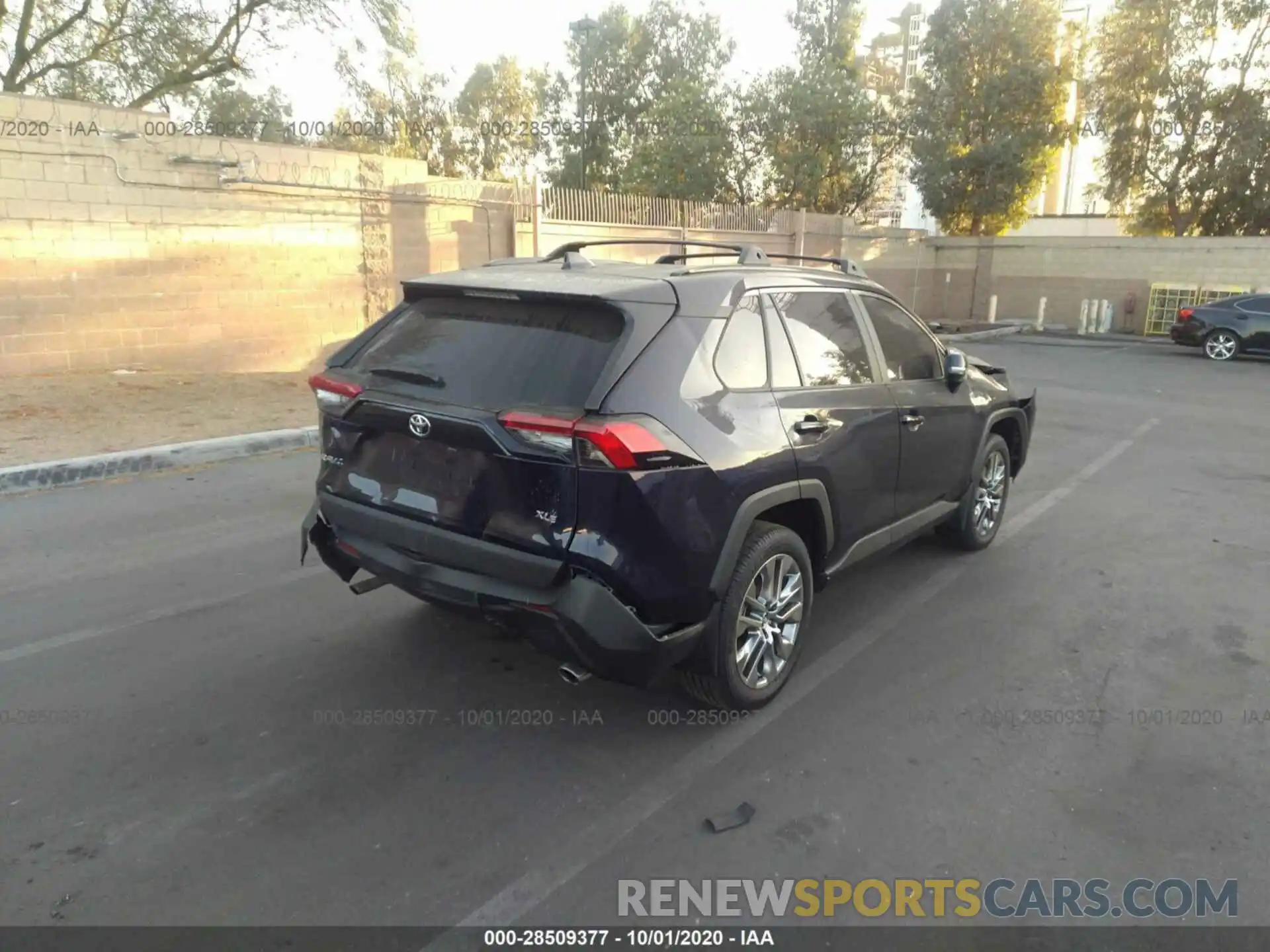 4 Photograph of a damaged car 2T3C1RFV3LW067466 TOYOTA RAV4 2020