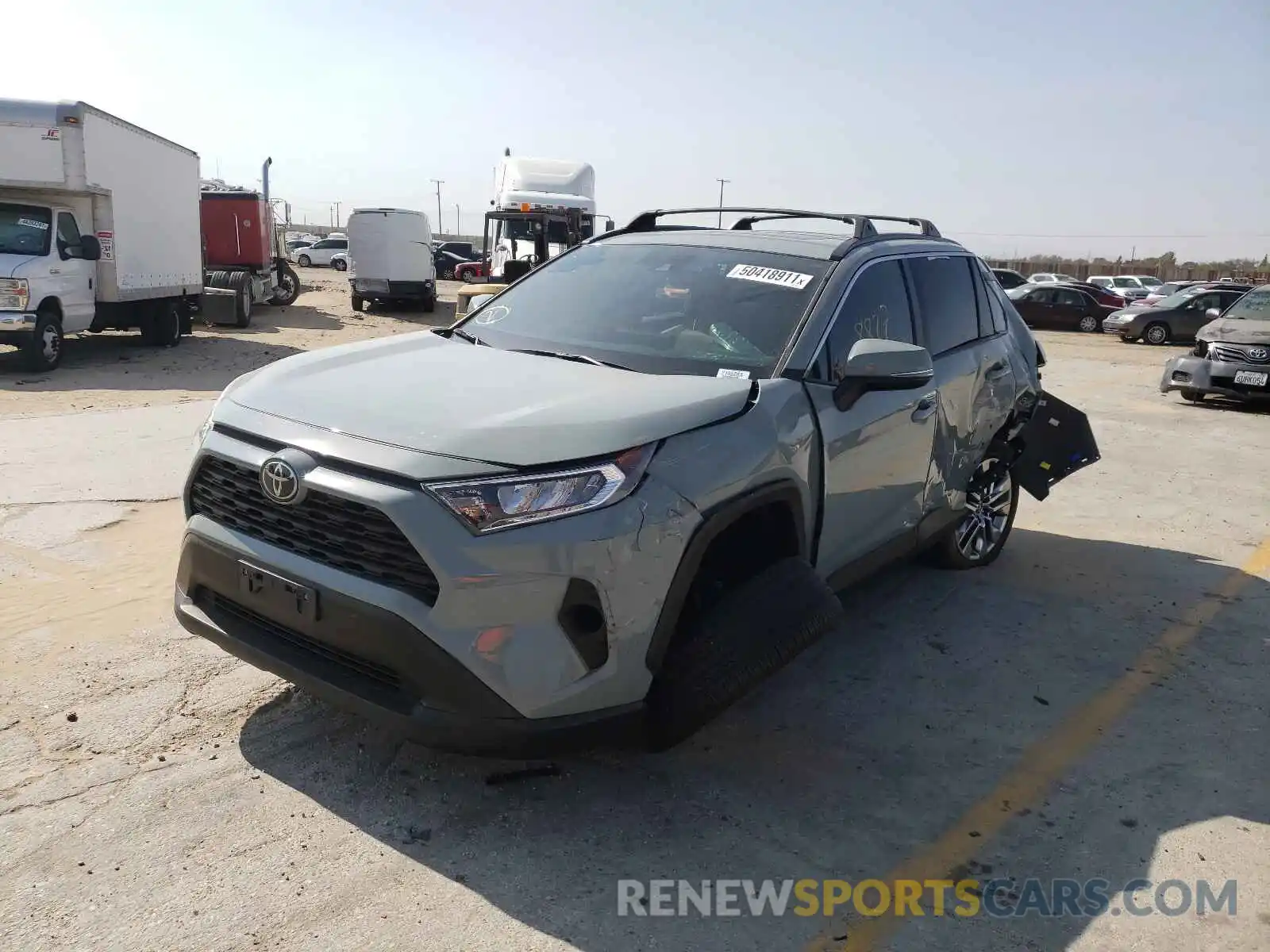 2 Photograph of a damaged car 2T3C1RFV3LW070111 TOYOTA RAV4 2020