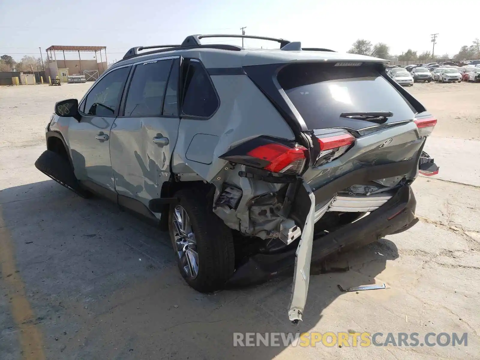 3 Photograph of a damaged car 2T3C1RFV3LW070111 TOYOTA RAV4 2020