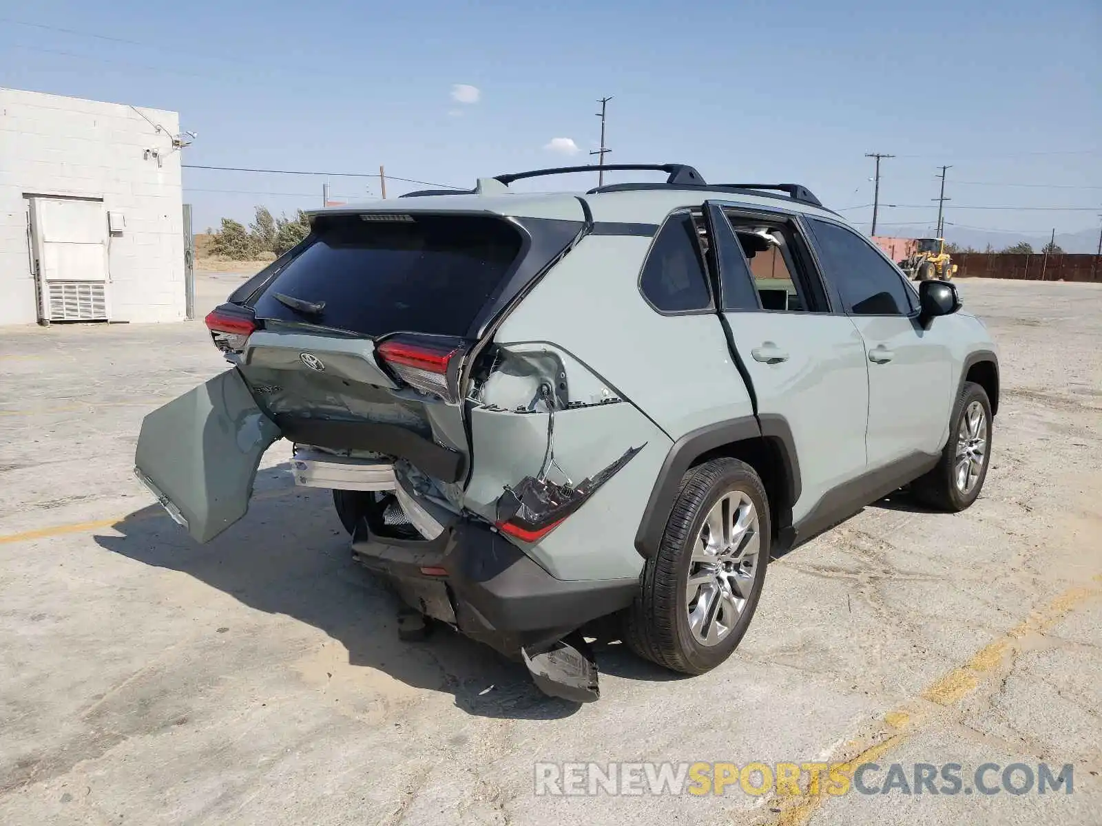 4 Photograph of a damaged car 2T3C1RFV3LW070111 TOYOTA RAV4 2020