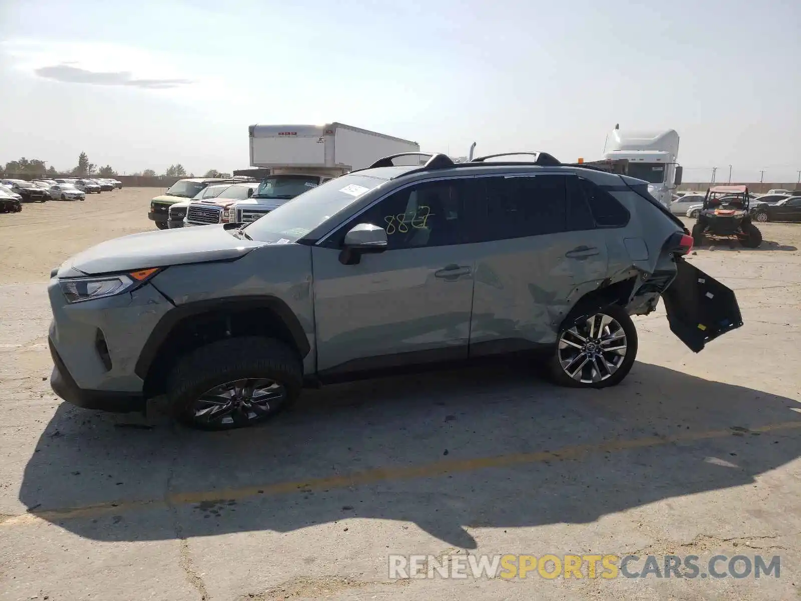 9 Photograph of a damaged car 2T3C1RFV3LW070111 TOYOTA RAV4 2020