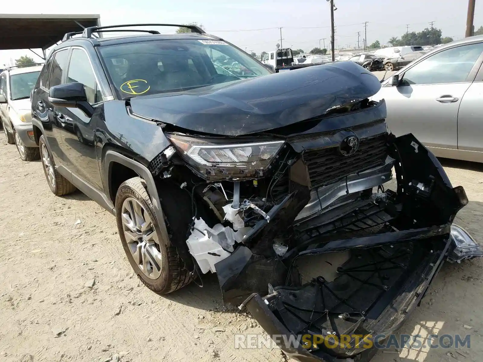 1 Photograph of a damaged car 2T3C1RFV3LW070254 TOYOTA RAV4 2020